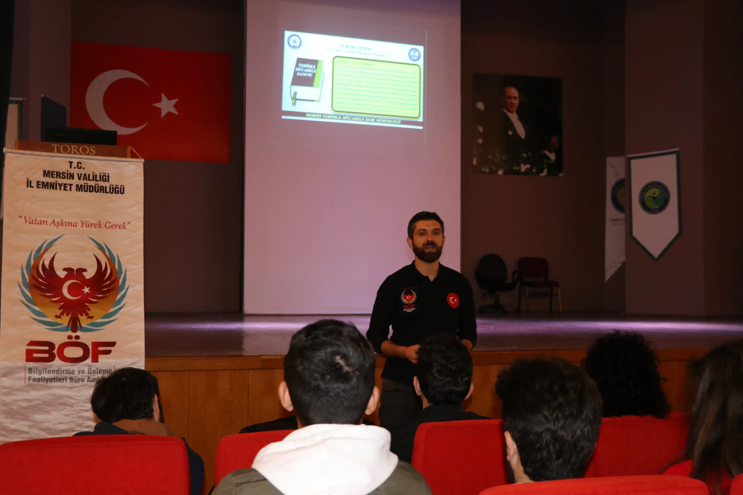 Toros Üniversitesi’nde “terörle Mücadele” Bilgilendirme Semineri Verildi