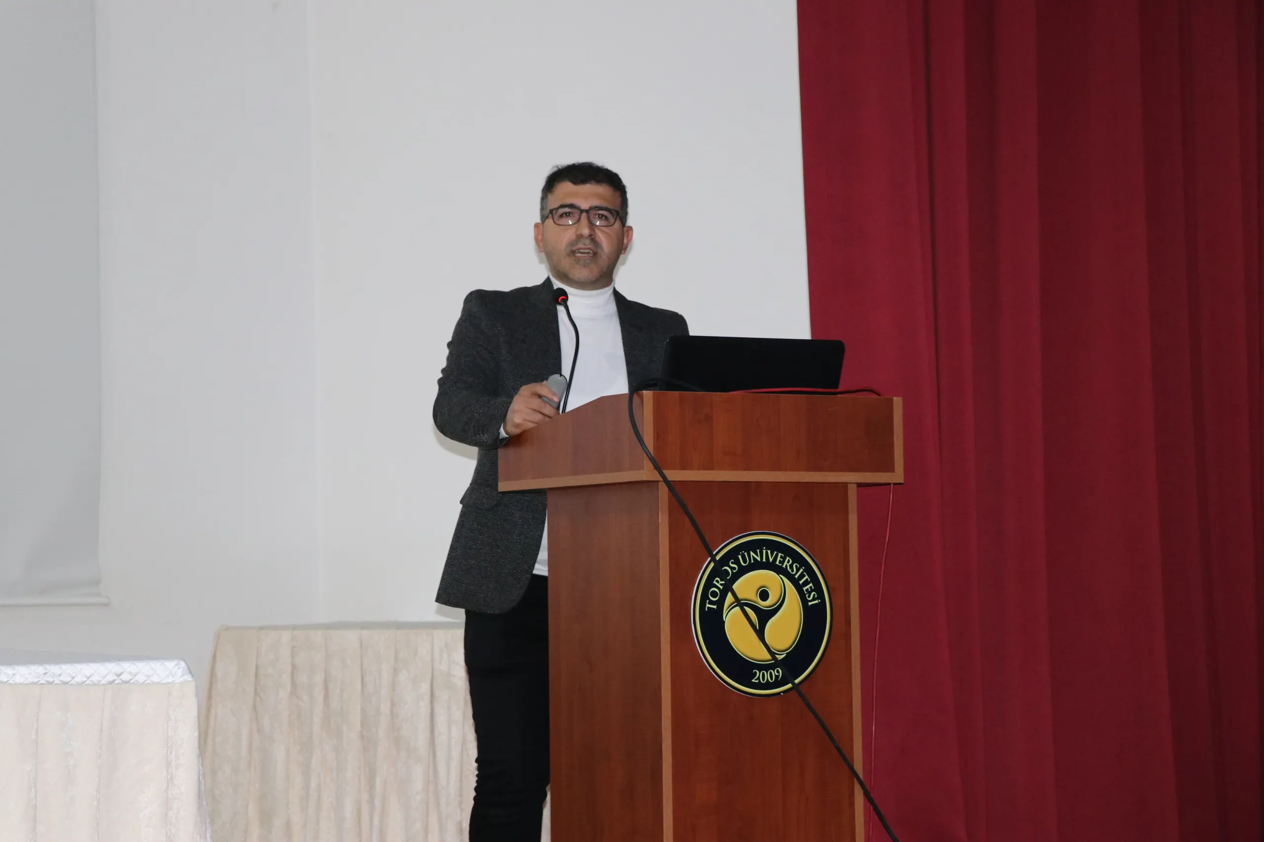 Toros Üniversitesi’nde “alkol Bağımlılığı” Konferansı
