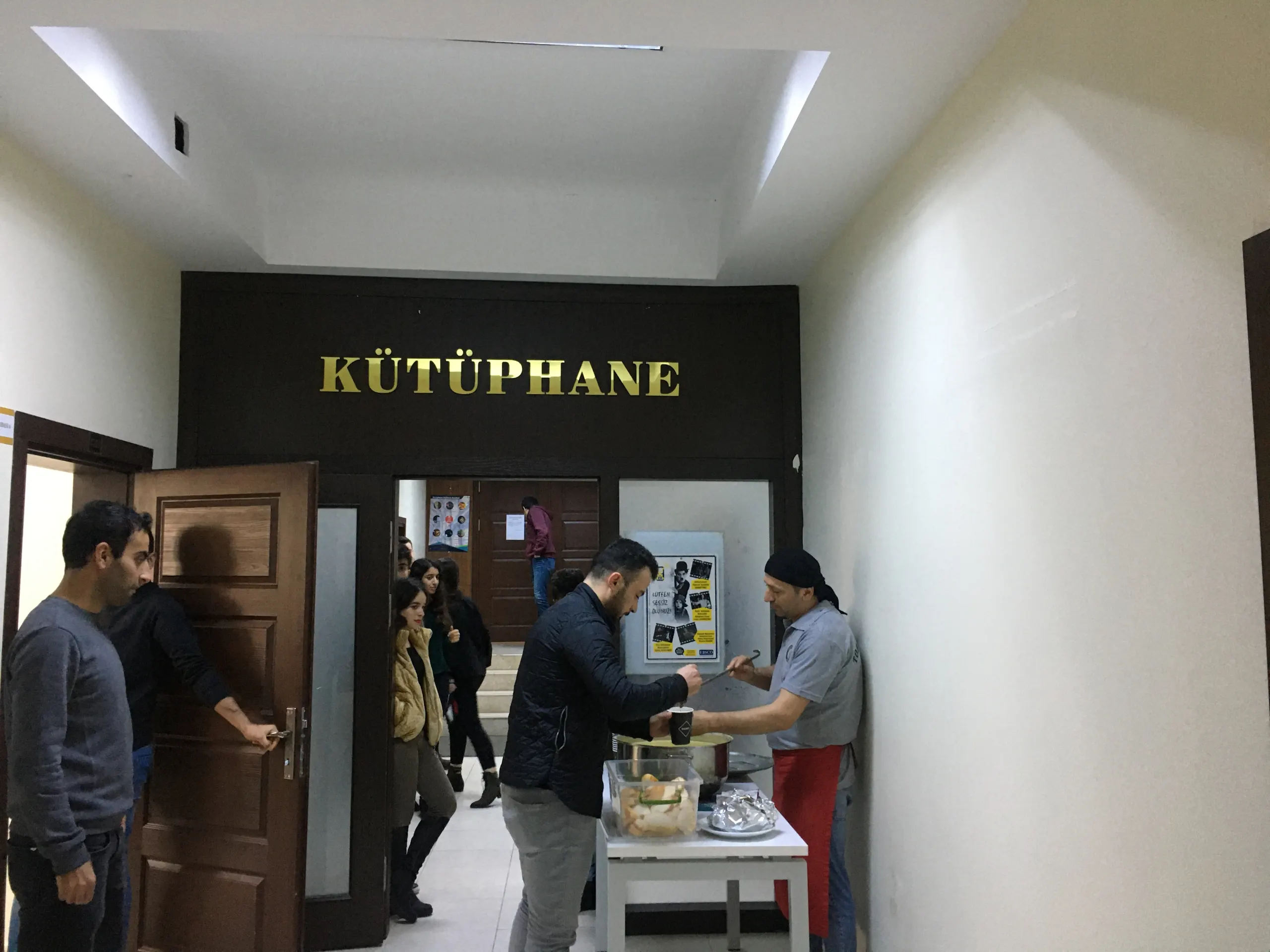 Toros Üniversitesi Kütüphane ve Dökümantasyon Daire Başkanlığı’ndan  Final Zamanı Çorba İkramı