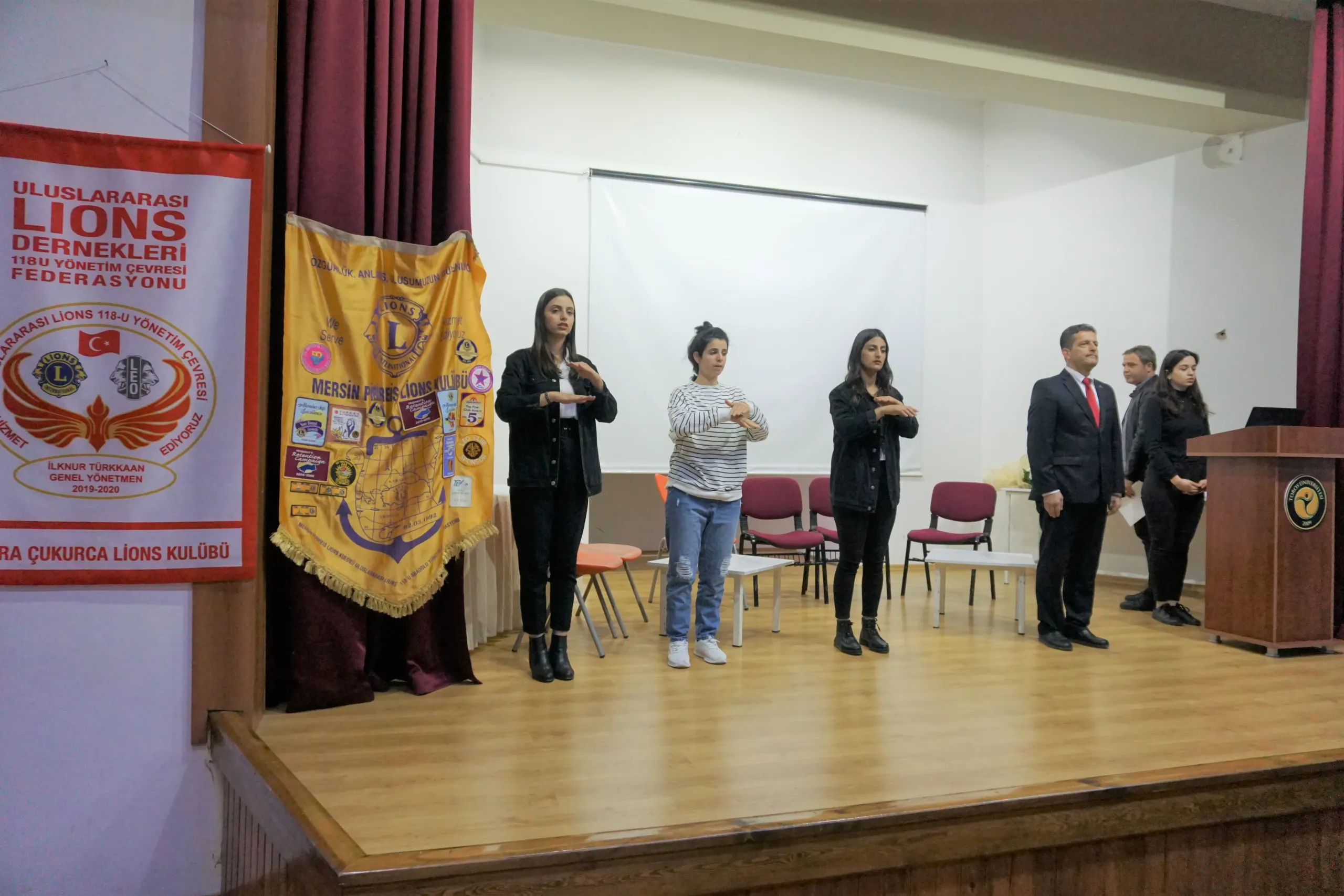 Toros Üniversitesi’nde “işaret Dili Eğitimi” Sertifikaları Verildi