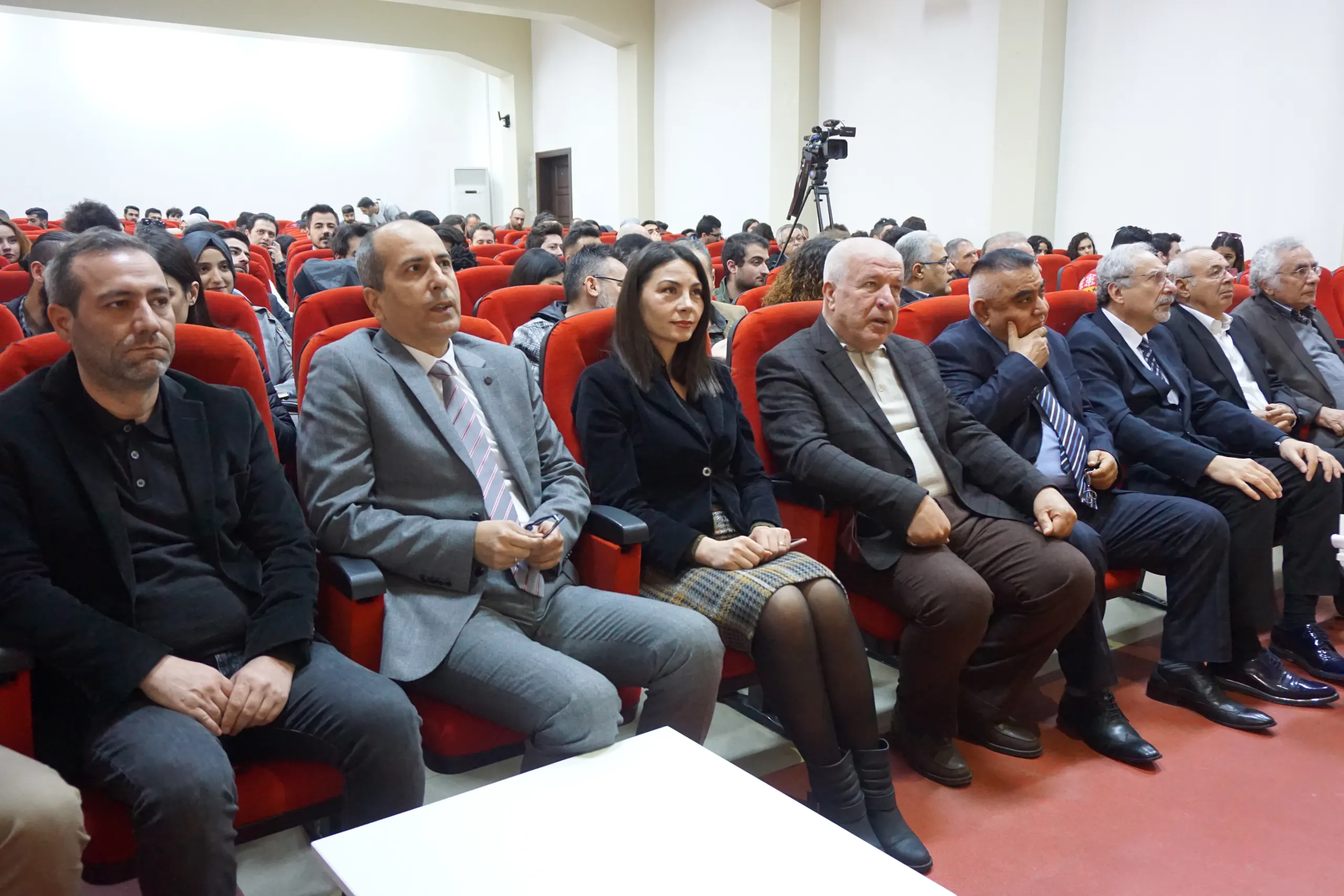 Toros Üniversitesi’nde  “deprem ve Bina Güçlendirilmesi Konferansı”