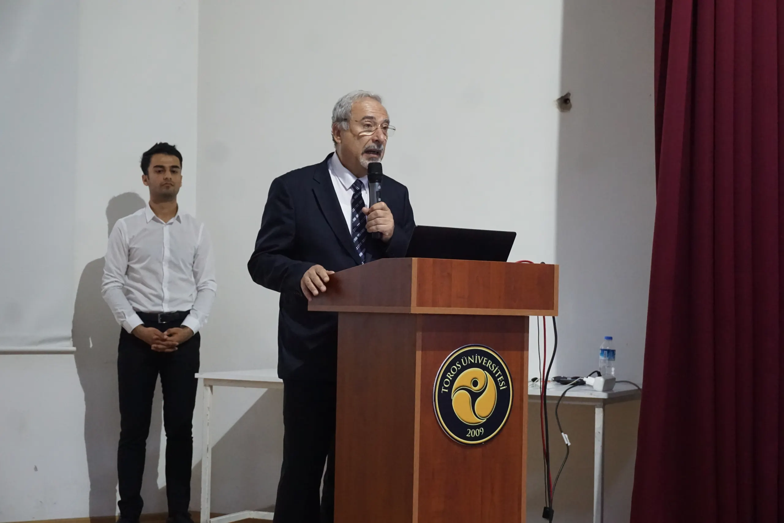 Toros Üniversitesi’nde  “deprem ve Bina Güçlendirilmesi Konferansı”