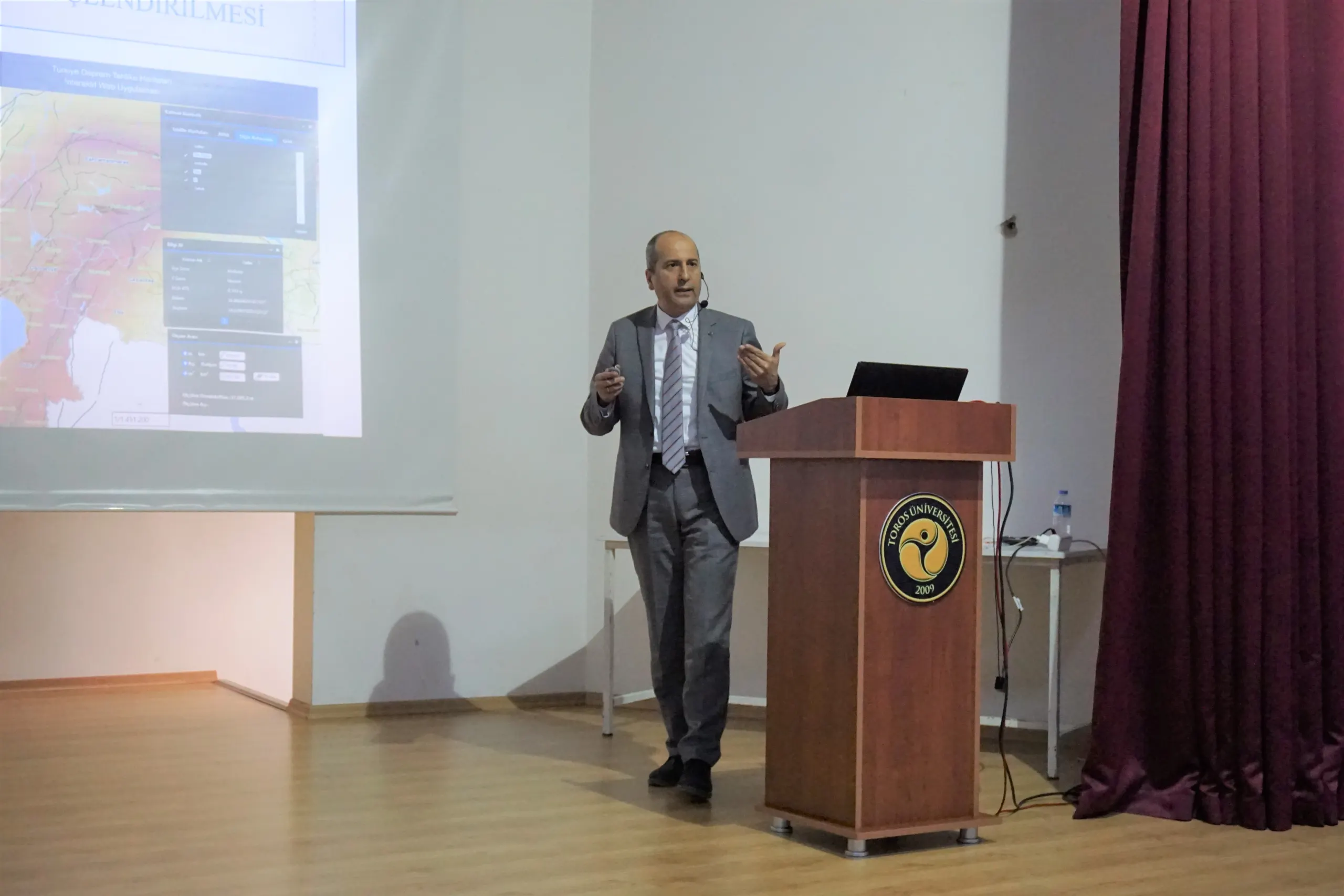 Toros Üniversitesi’nde  “deprem ve Bina Güçlendirilmesi Konferansı”