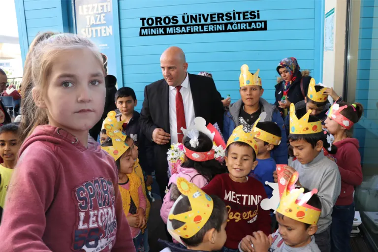 Toros Üniversitesi Minik Misafirlerini Ağırladı