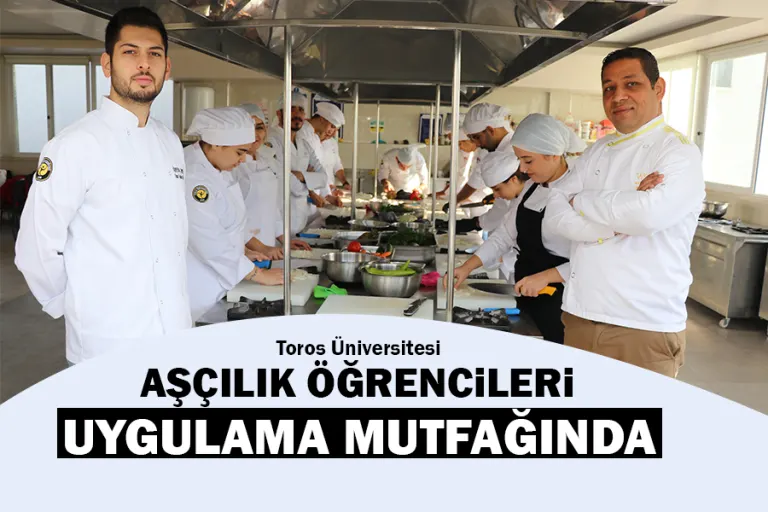 Aşçılık Öğrencileri Uygulama Mutfağında