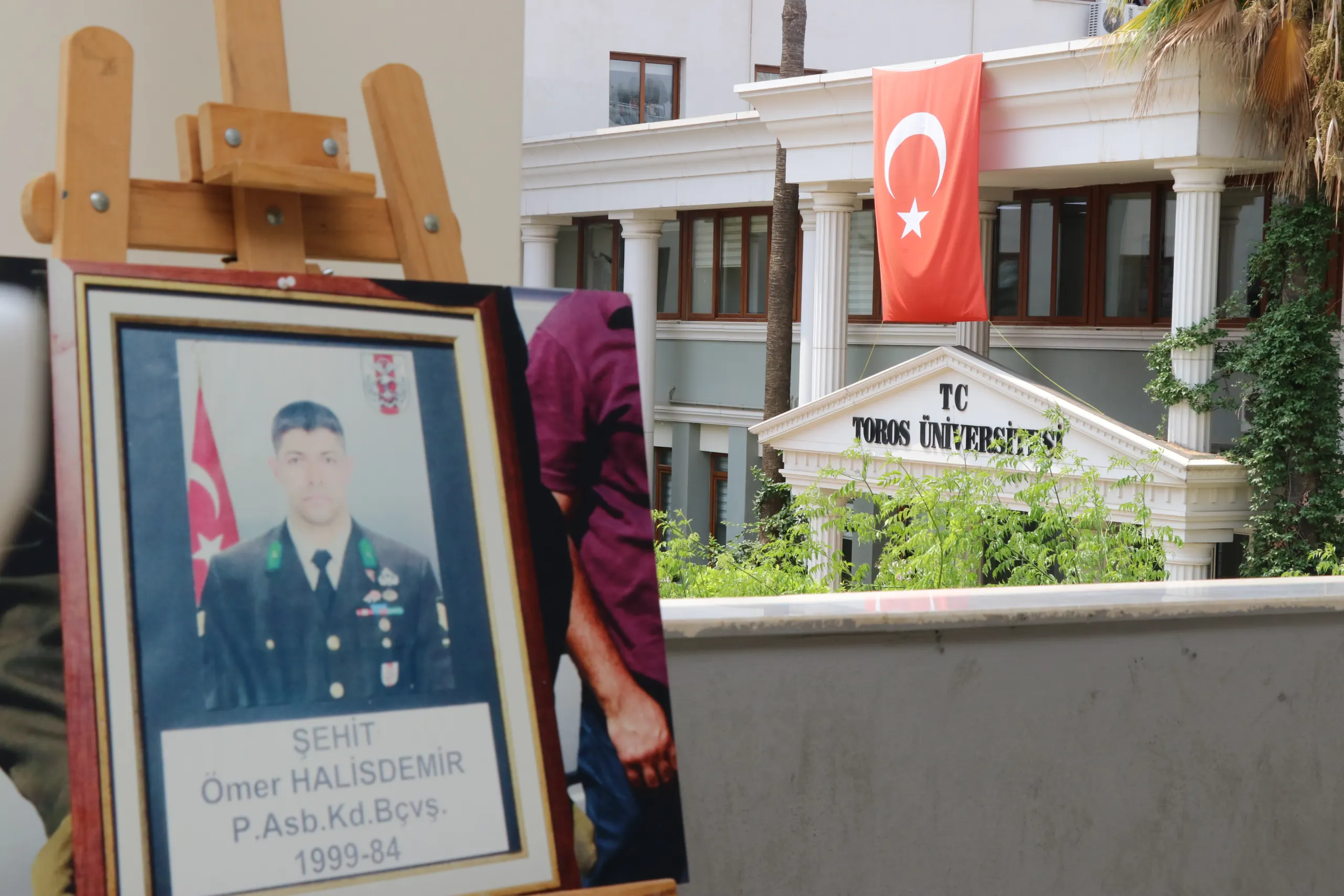 Toros Üniversitesi’nde 15 Temmuz Sergisi