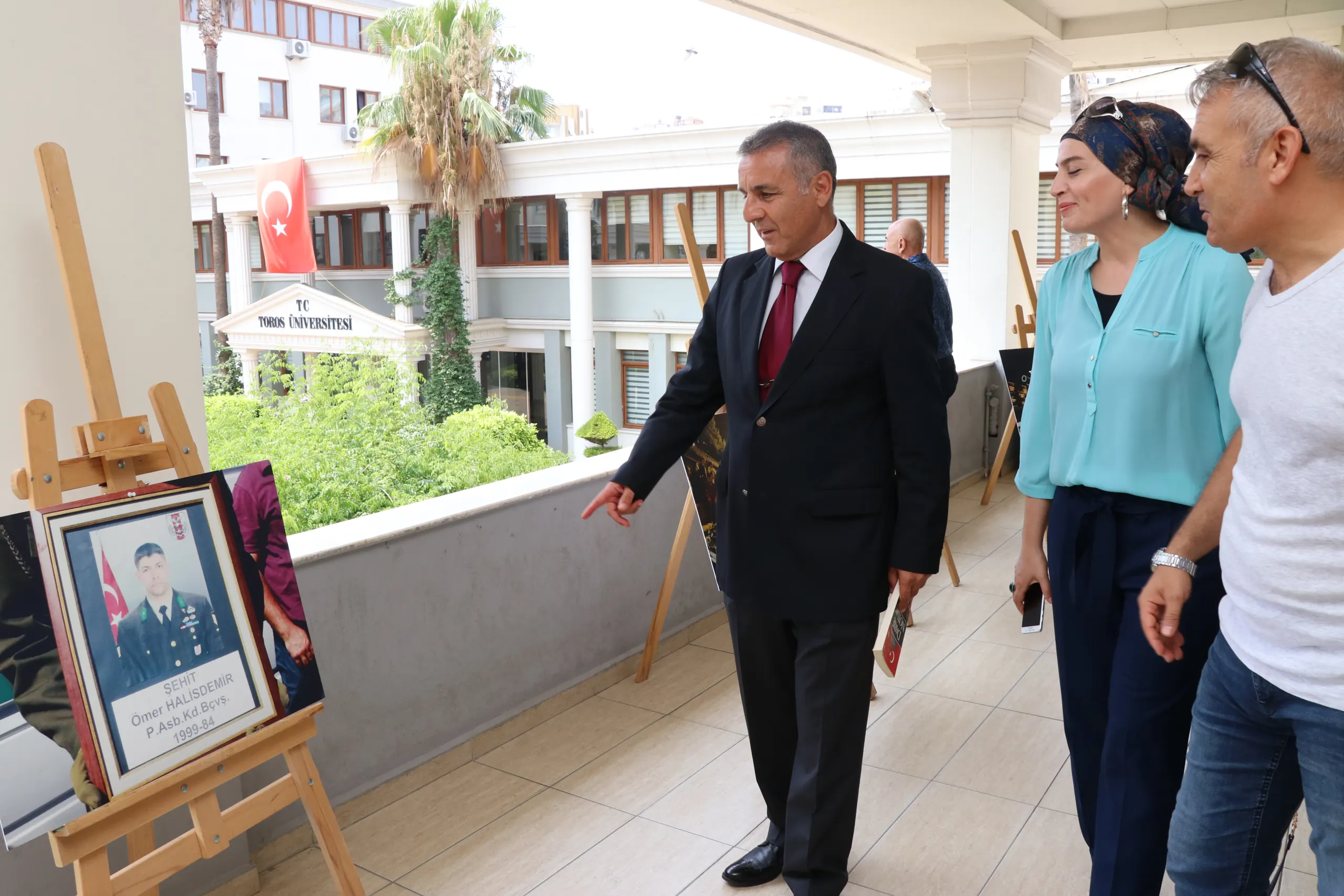 Toros Üniversitesi’nde 15 Temmuz Sergisi