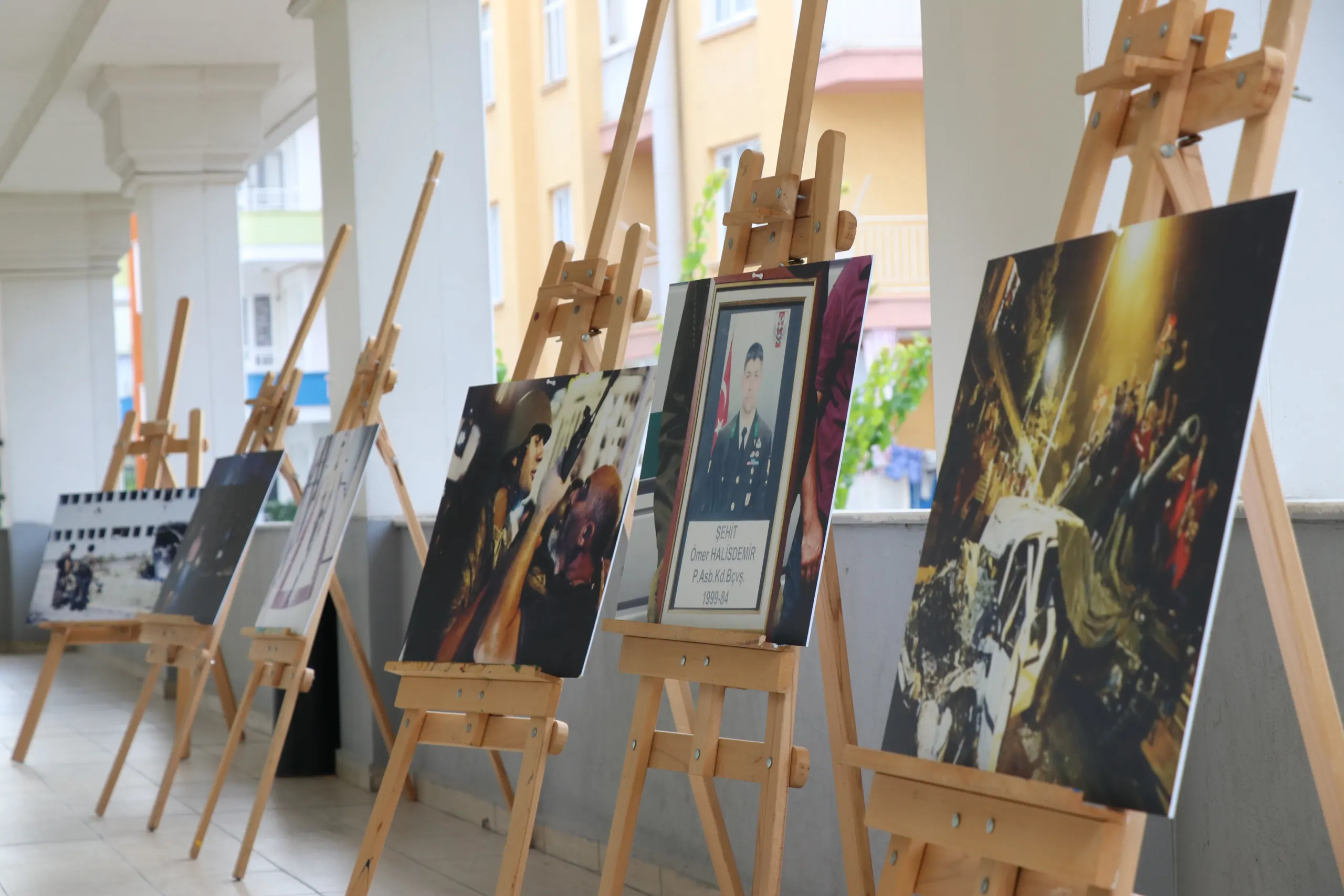Toros Üniversitesi’nde 15 Temmuz Sergisi