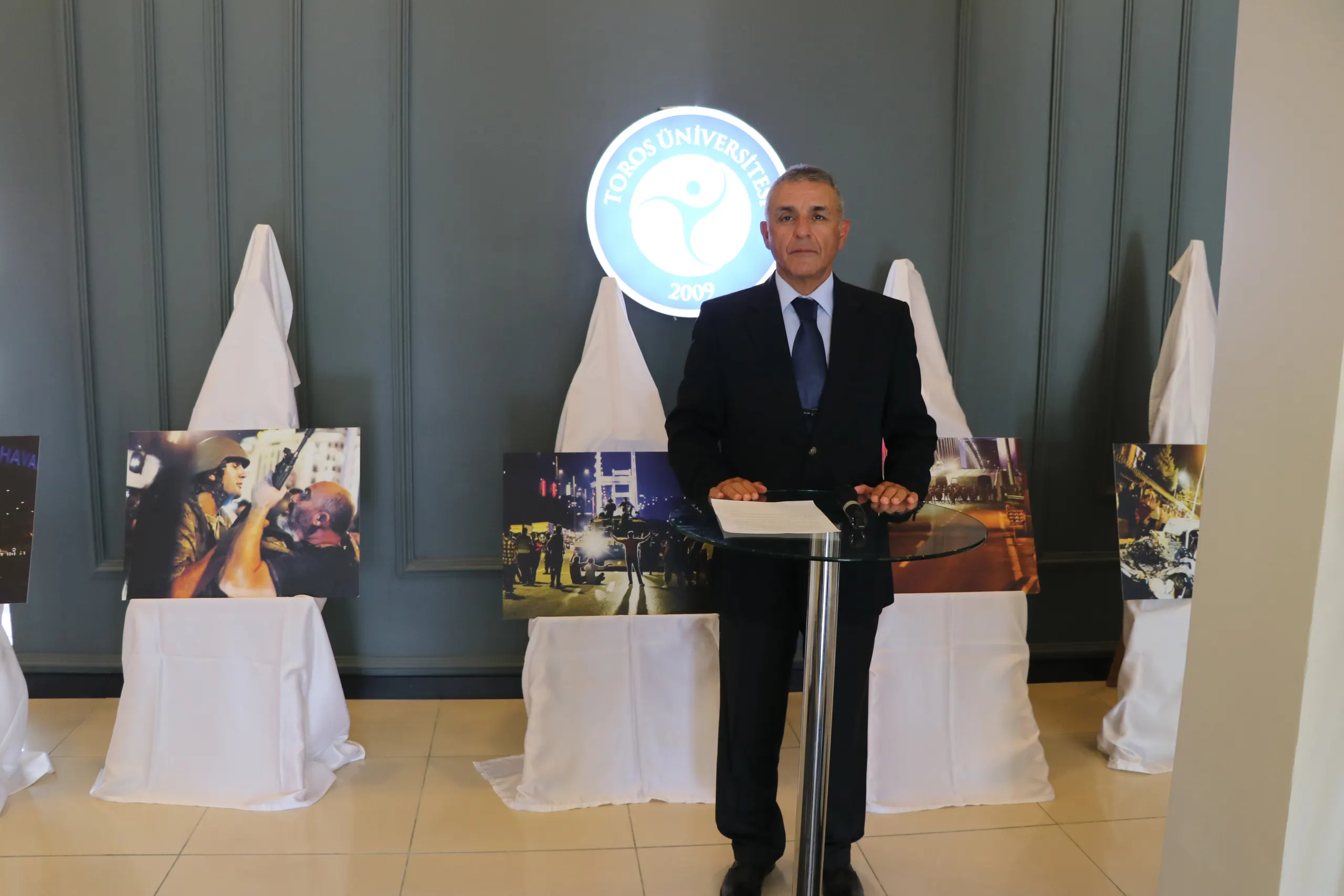 Toros Üniversitesi’nde 15 Temmuz Kahramanları Anma Sergisi