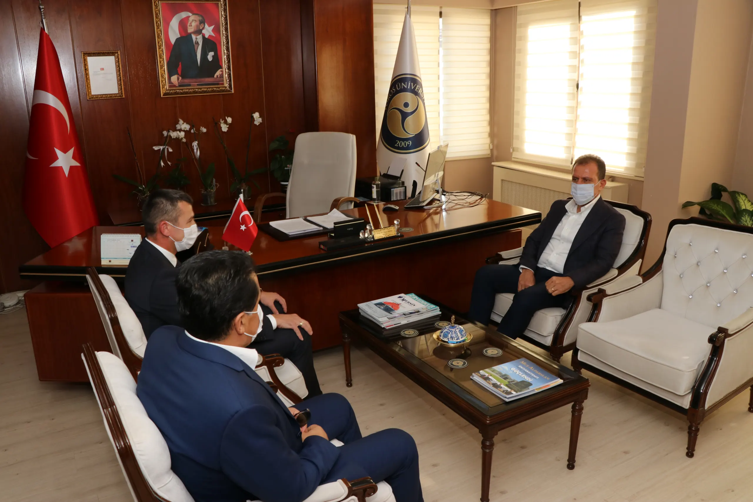 Mersin Büyükşehir Belediye Başkanı Vahap Seçer Toros Üni Tv’de