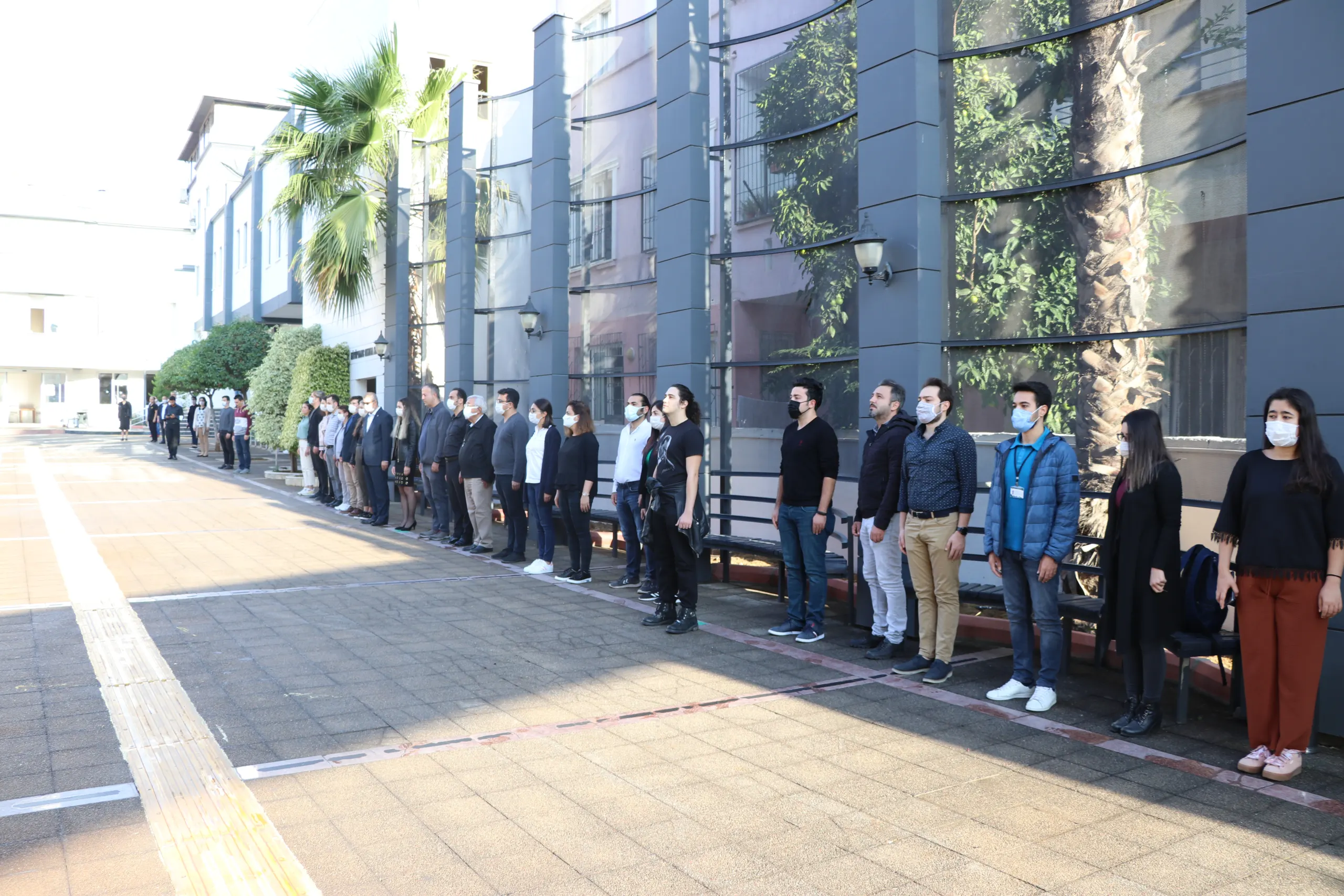 Toros Üniversitesi’nde Saat 9’u 5 Geçe Hayat Durdu