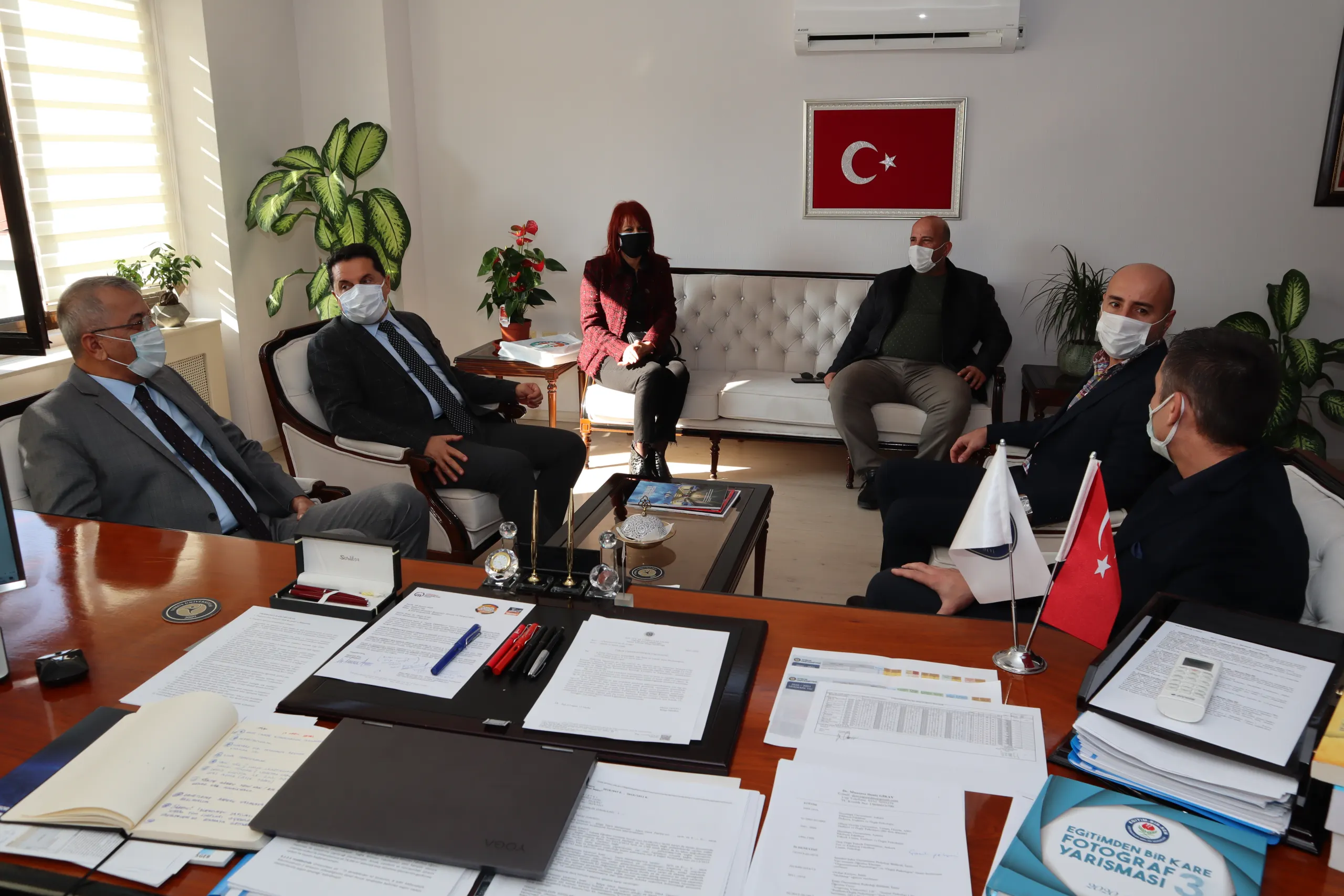 Mezitli Belediye  Başkanı Neşet Tarhan Toros Üni Tv'ye Konuk Oldu