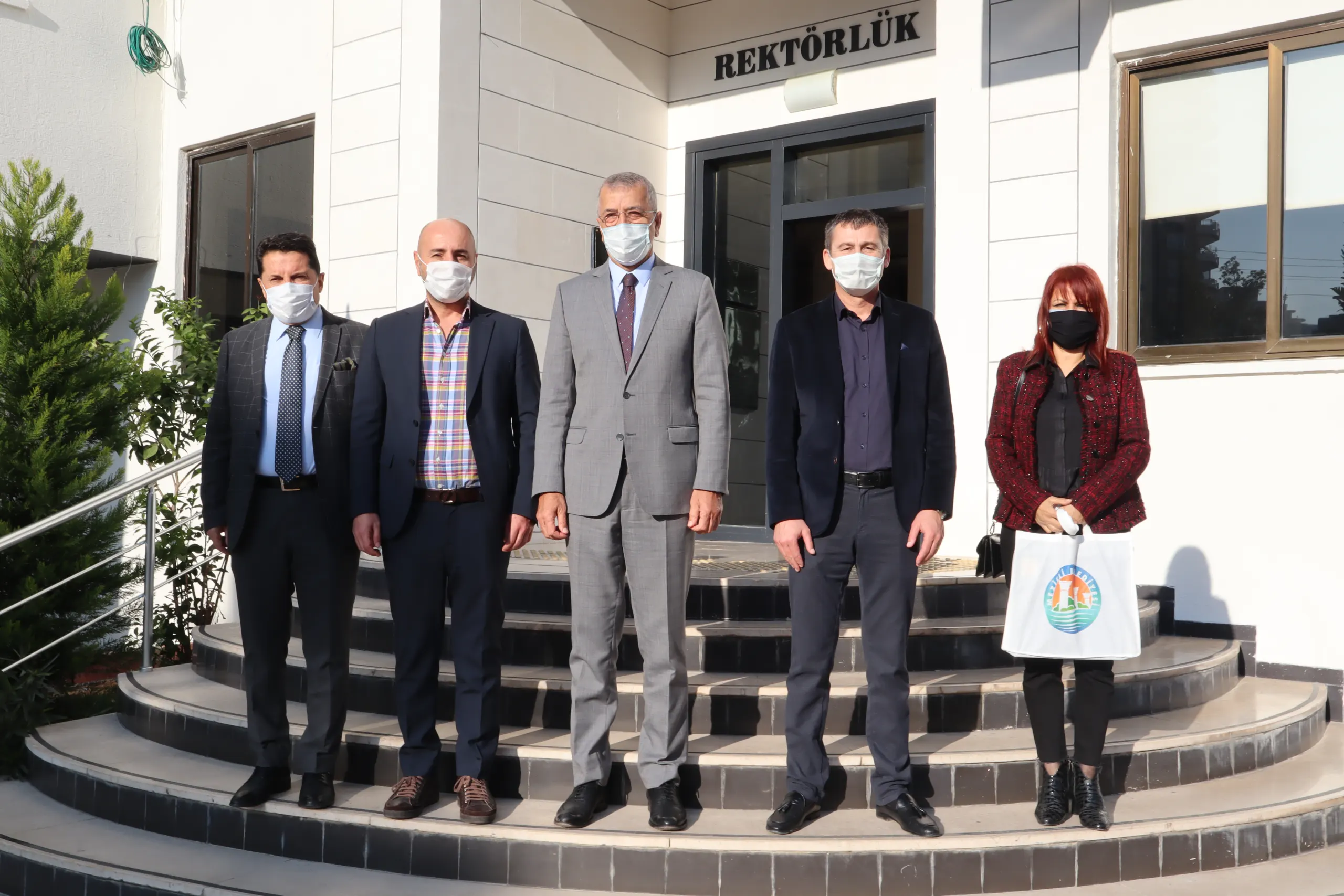 Mezitli Belediye  Başkanı Neşet Tarhan Toros Üni Tv'ye Konuk Oldu