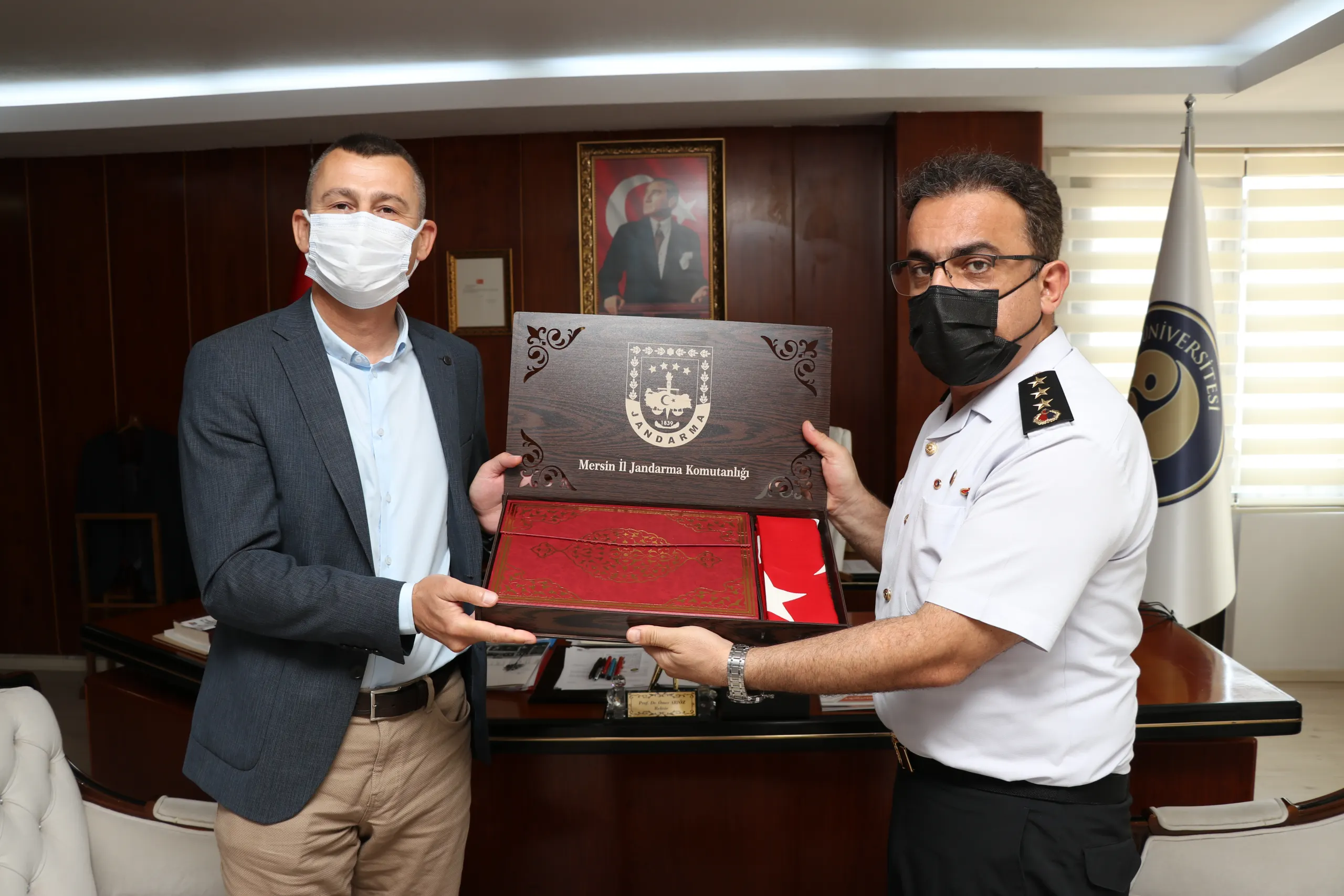 İl Jandarma Komutanı Çarıkoğlu’ndan Rektör Arıöz’e Ziyaret