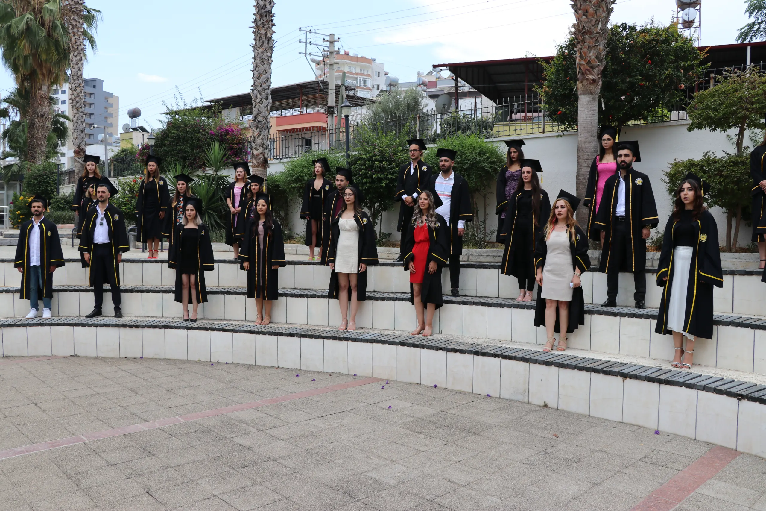 Toros Üniversitesi Hemşirelik Bölümünde Mezuniyet Sevinci