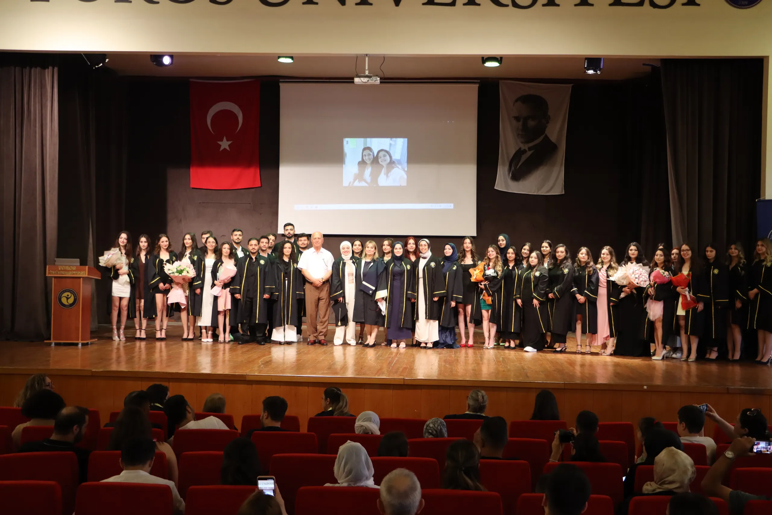Geleceğin Hemşireleri Yemin Ederek Mesleğe Adım Attı