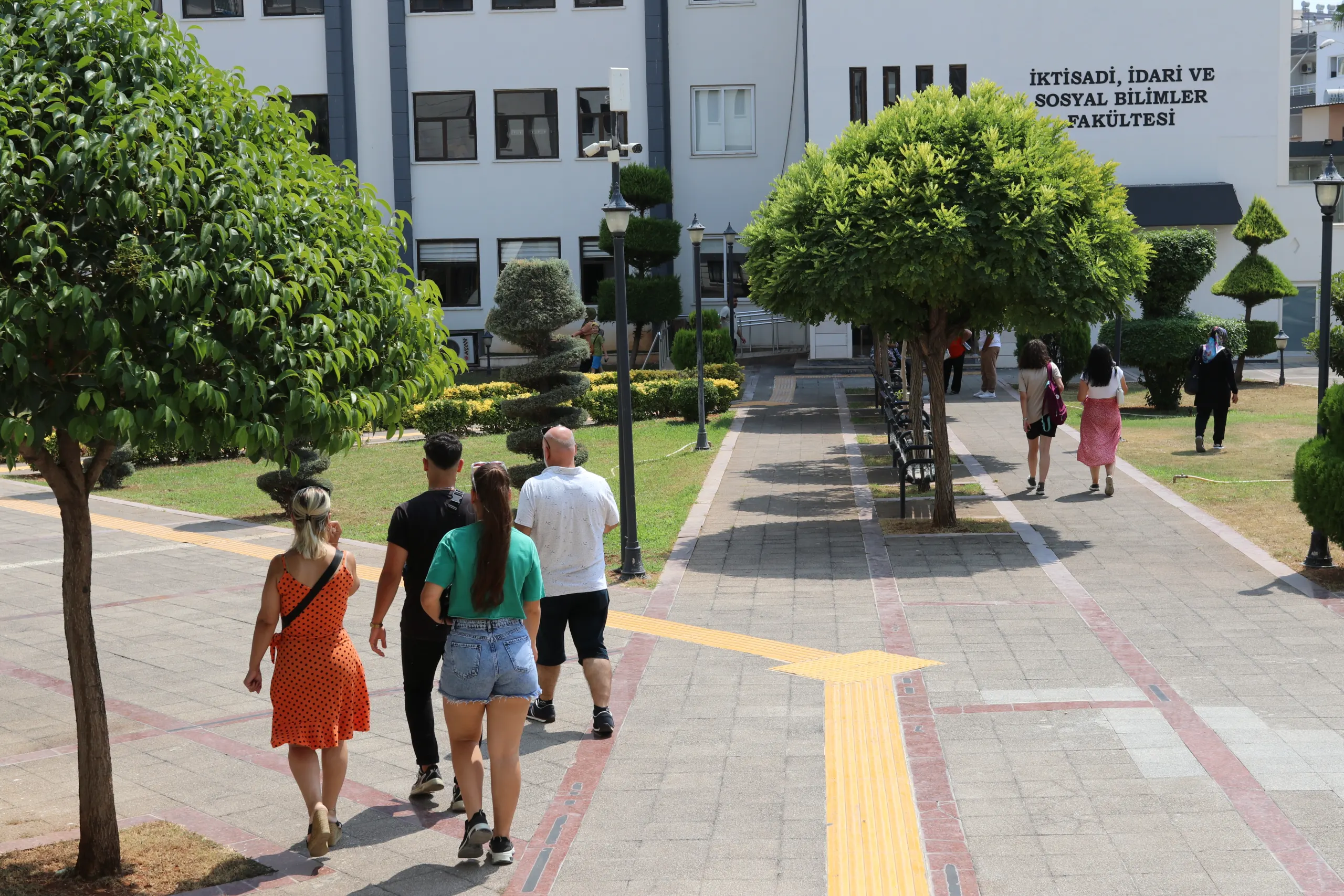 Toros Üniversitesi’nde Kayıt Heyecanı Başladı