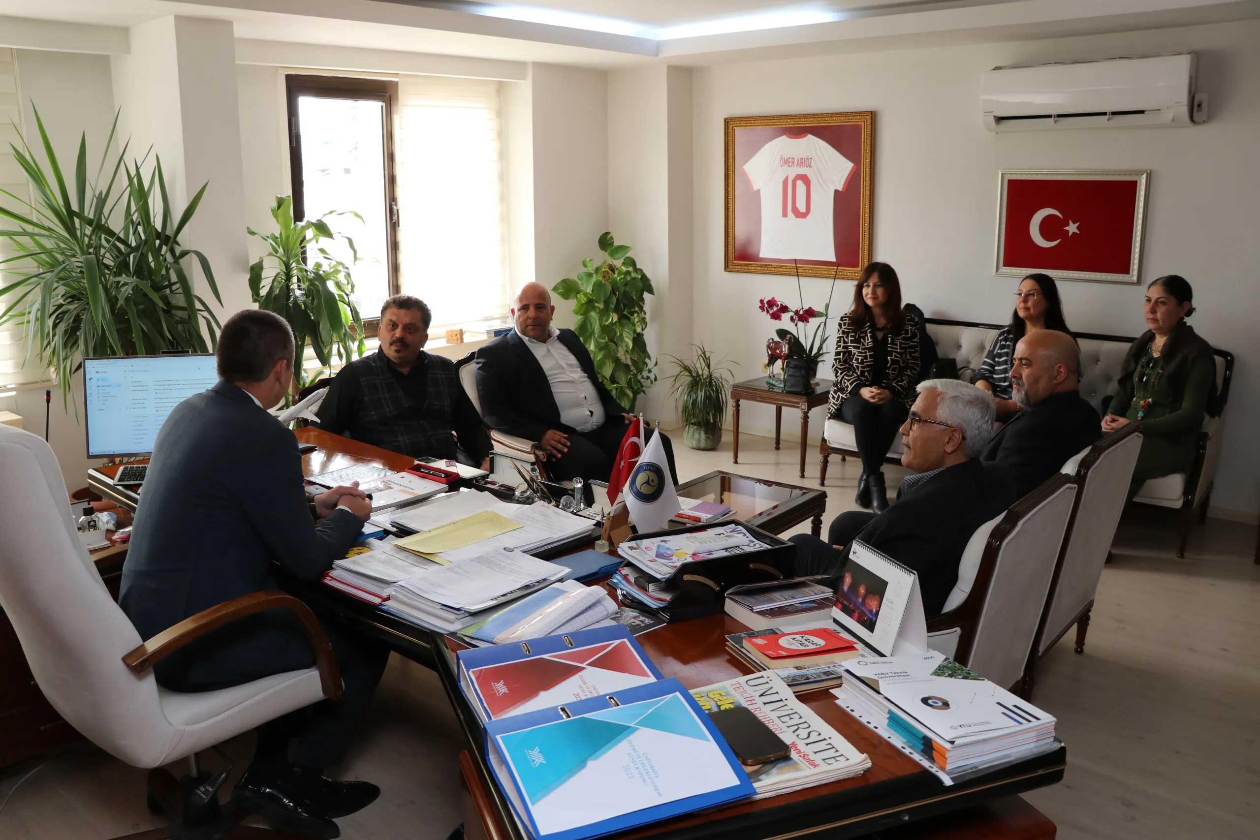 İçel Sanat Kulübü’nden Rektör Arıöz’e Ziyaret