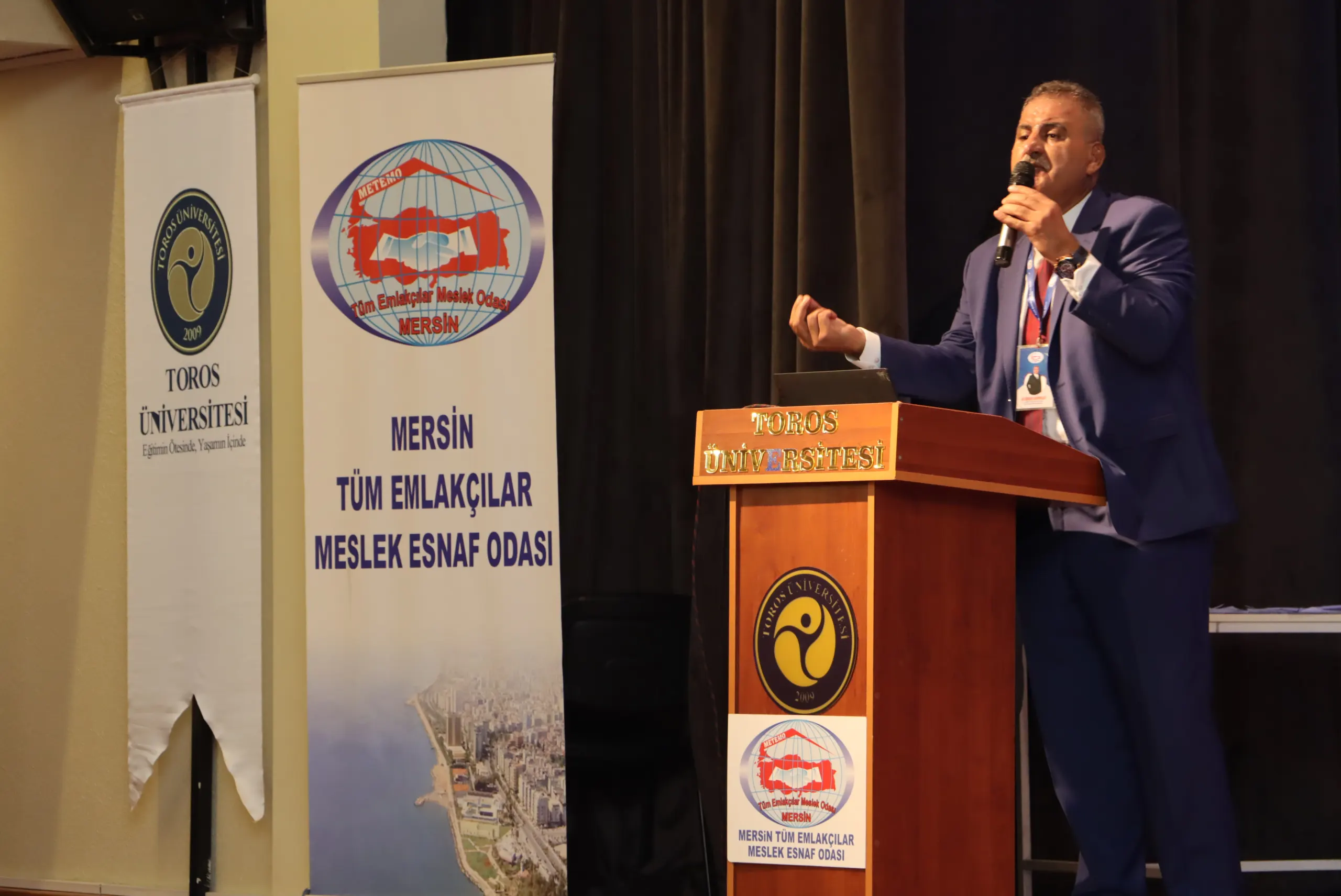 Kursiyer Emlakçılar Sertifikalarını Toros Üniversitesinde Aldı