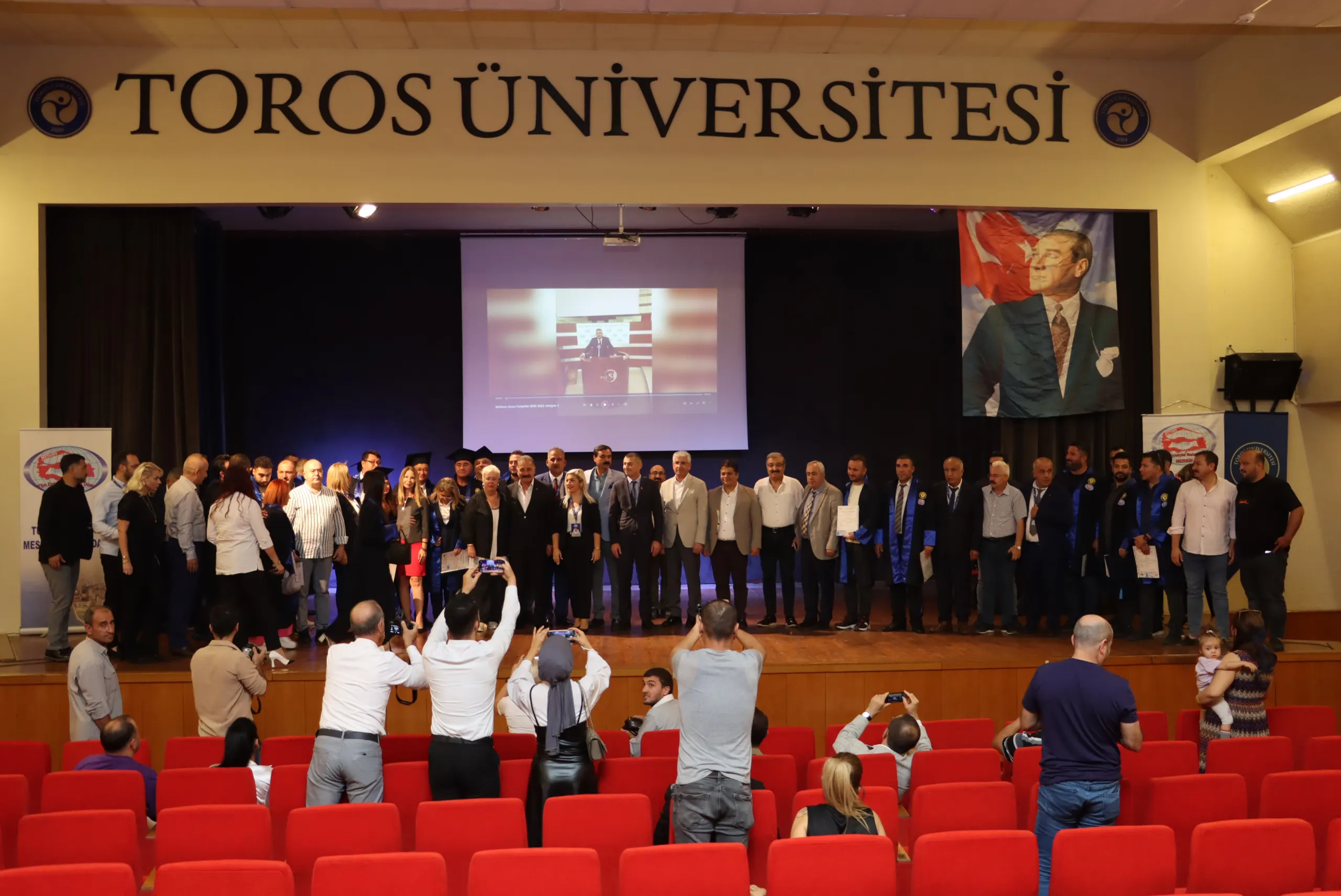Kursiyer Emlakçılar Sertifikalarını Toros Üniversitesinde Aldı