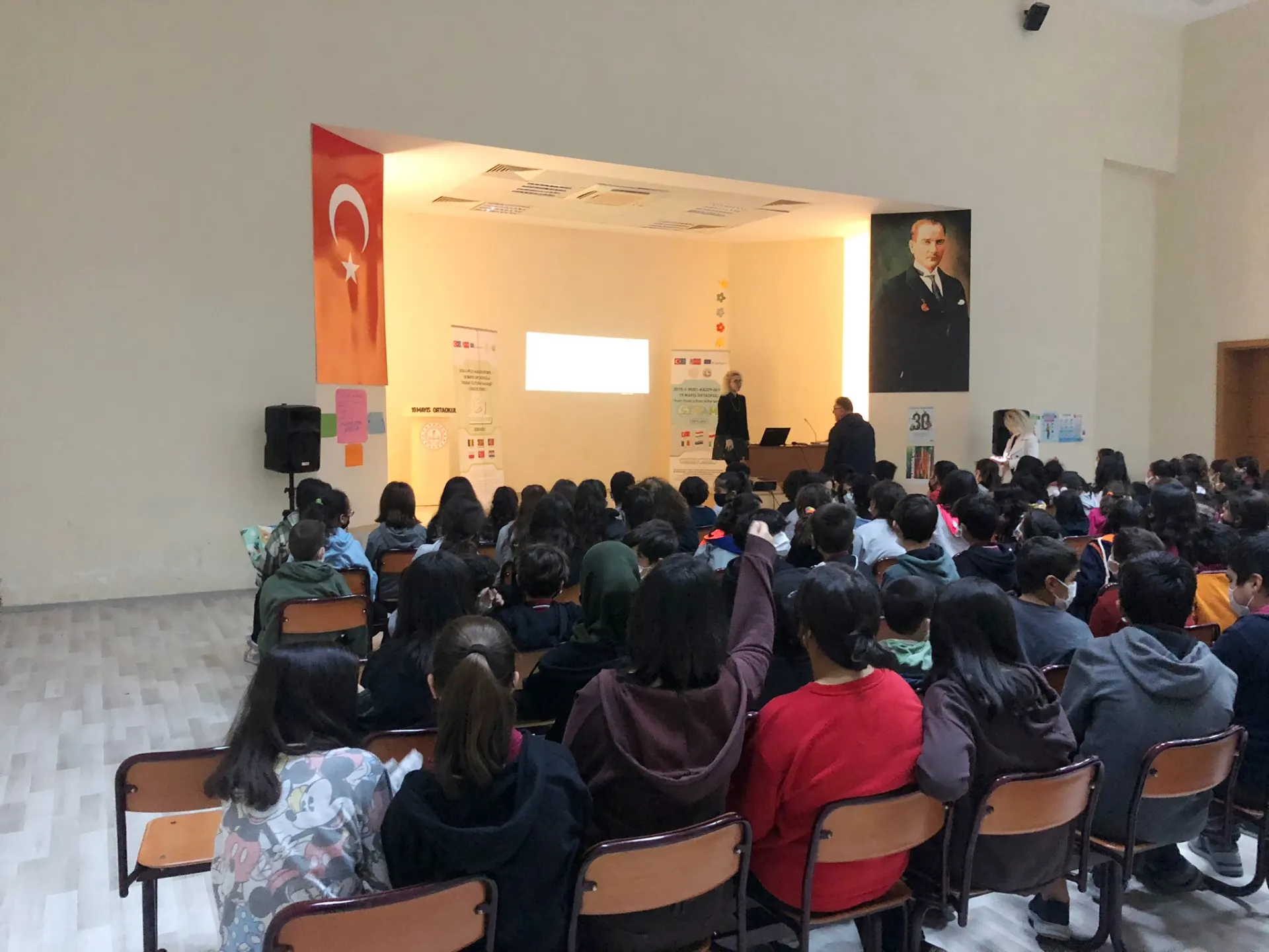 Dr. Öğr. Üyesi Merve Kalınlı, "akran Zorbalığı" Eğitimi Verdi Dr. Öğr. Üyesi Merve Kalınlı, "akran Zorbalığı" Eğitimi Verdi