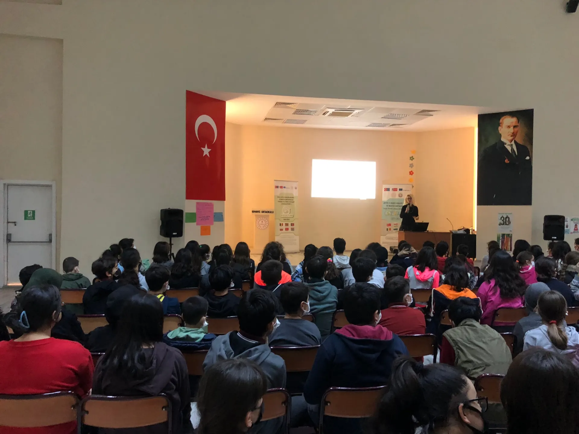 Dr. Öğr. Üyesi Merve Kalınlı, "akran Zorbalığı" Eğitimi Verdi Dr. Öğr. Üyesi Merve Kalınlı, "akran Zorbalığı" Eğitimi Verdi