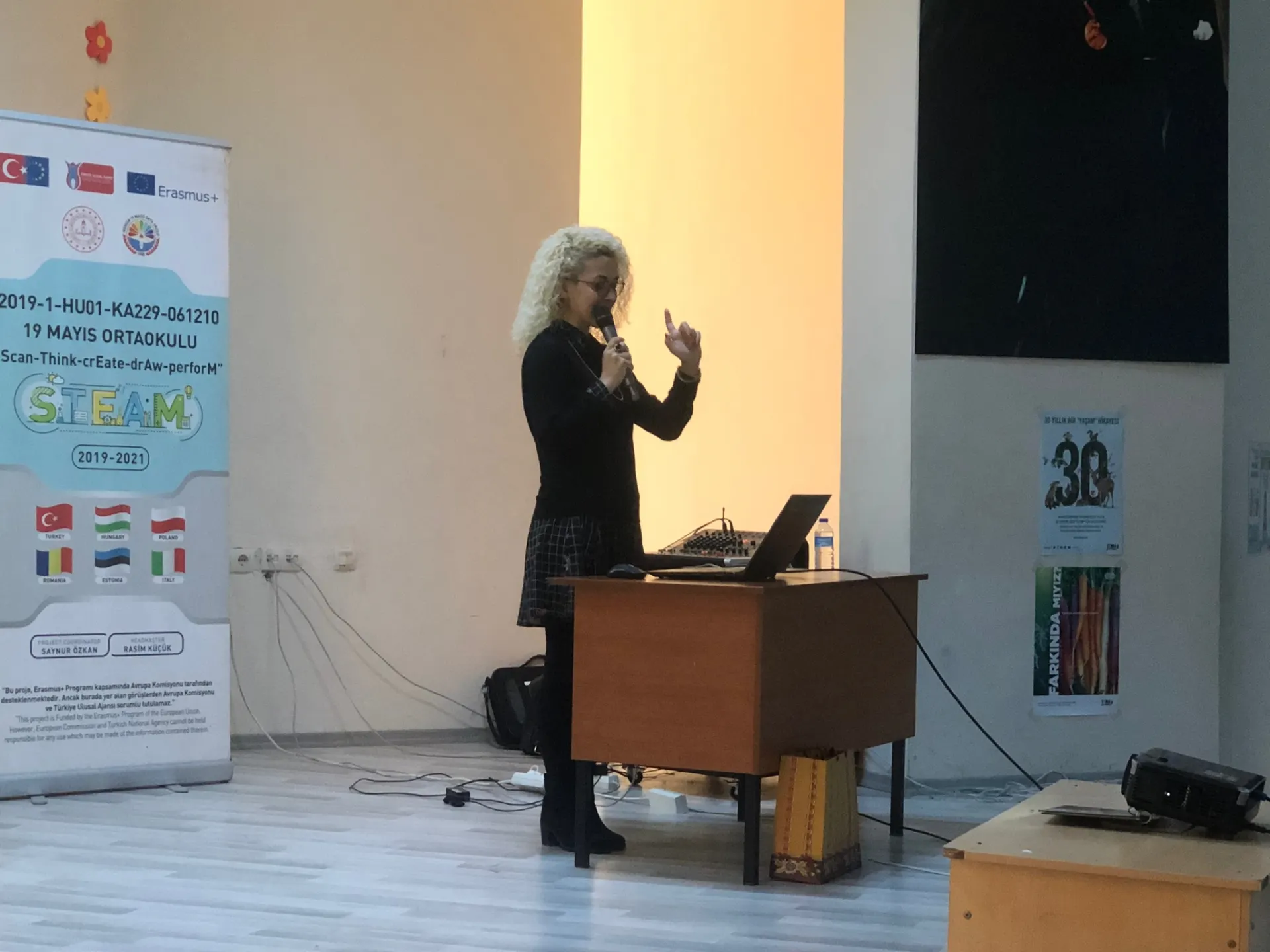 Dr. Öğr. Üyesi Merve Kalınlı, "akran Zorbalığı" Eğitimi Verdi Dr. Öğr. Üyesi Merve Kalınlı, "akran Zorbalığı" Eğitimi Verdi