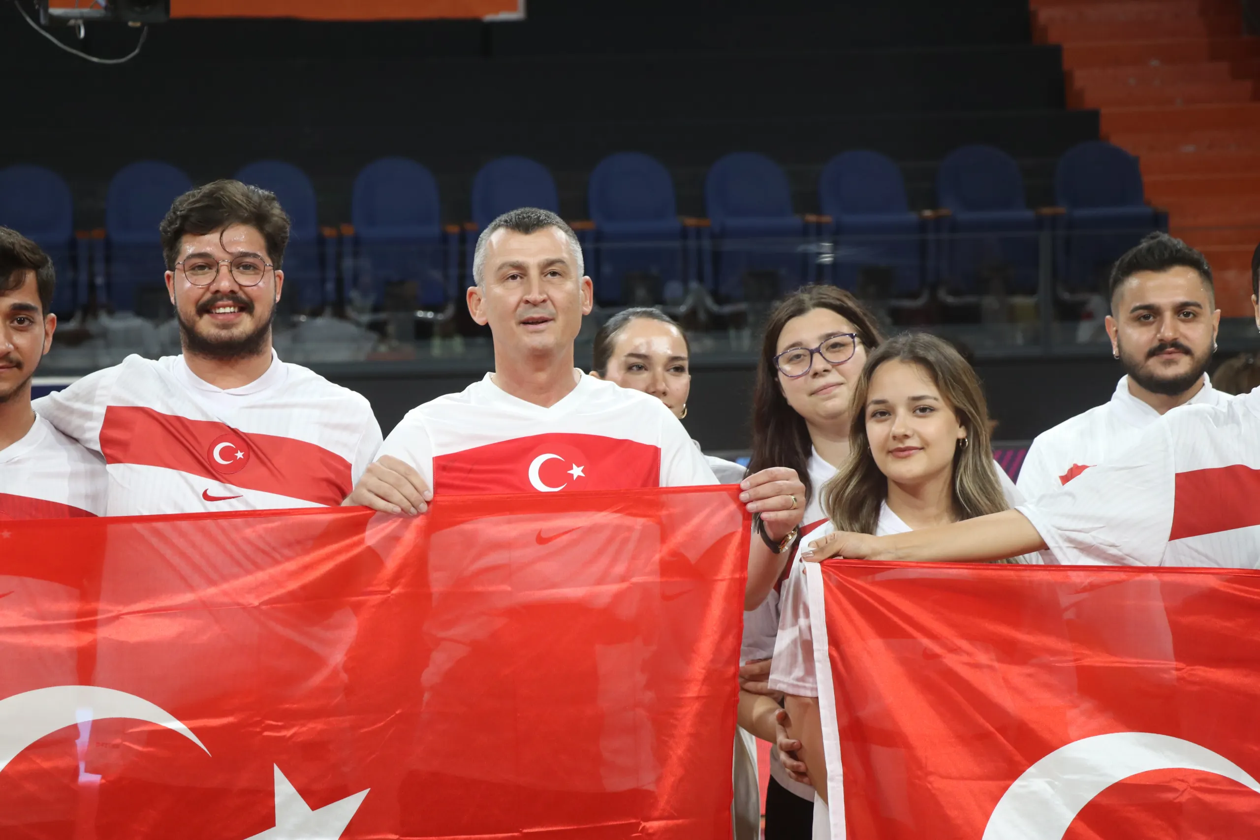 Toros Üniversitesi'nden Milli Takıma Muhteşem Destek