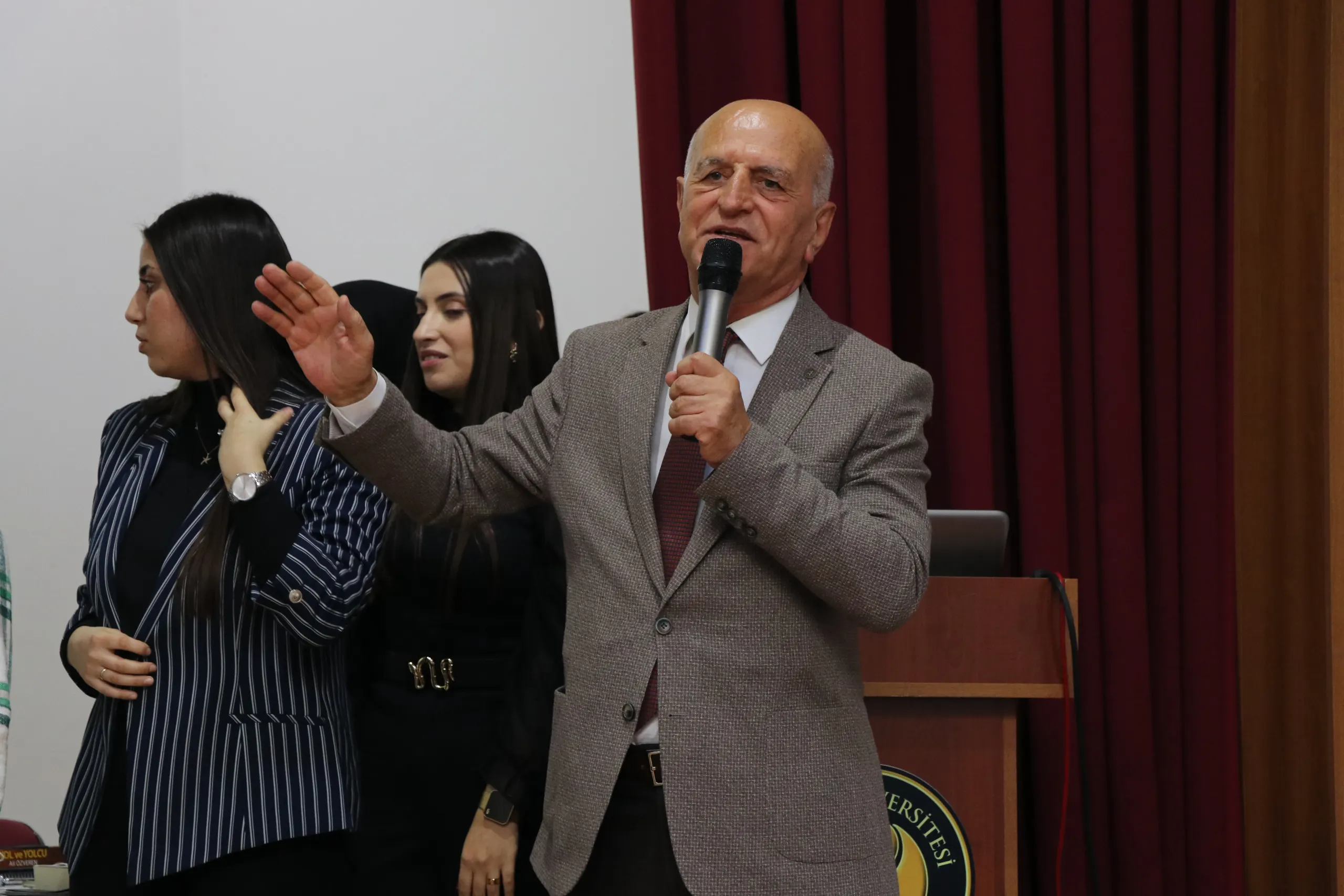 Sağlık Bilimleri Fakültesi Öğrencilerinden Münazara
