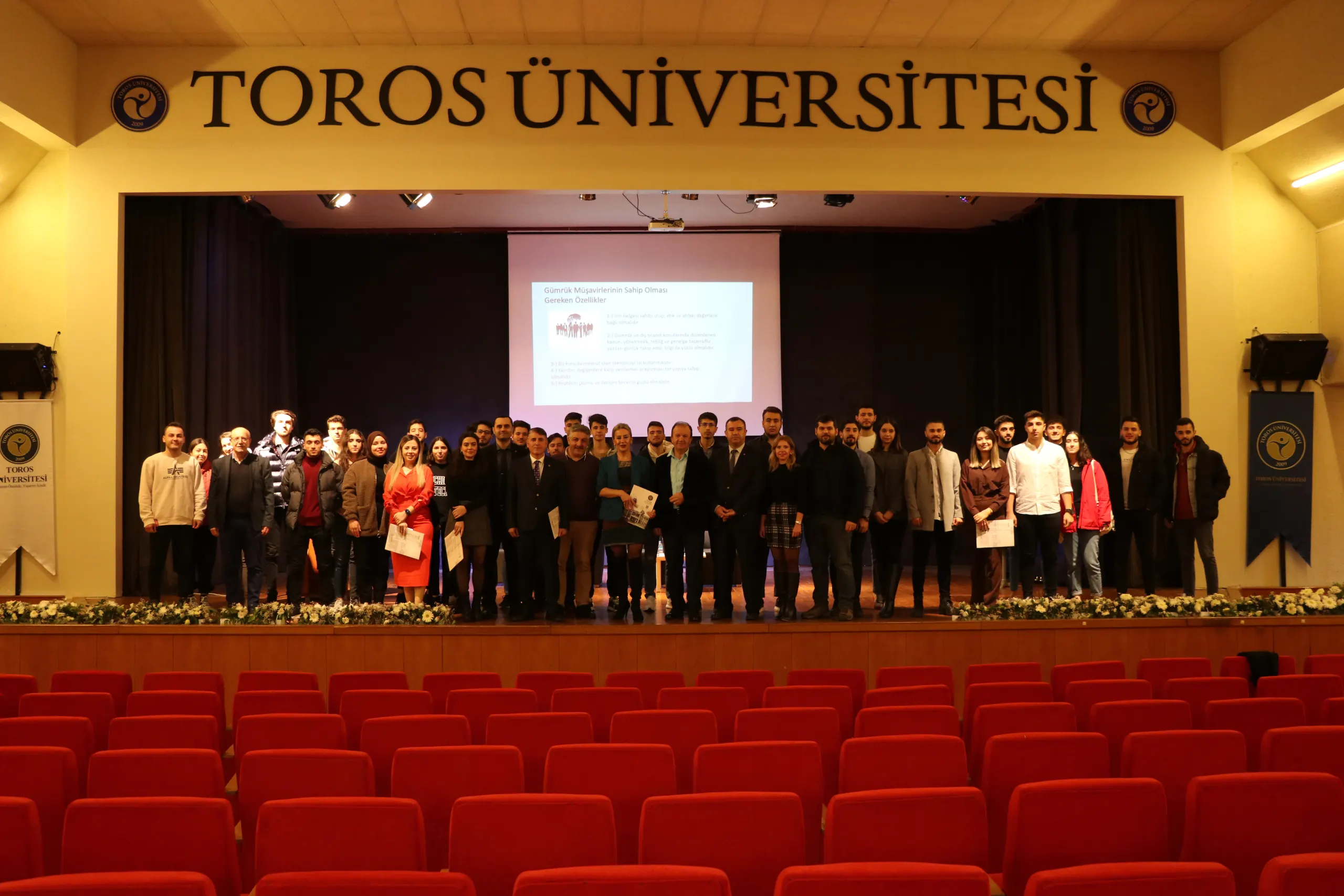 Uluslararası Ticaret ve Lojistik Öğrencileri Eğitim Seminerinde Buluştu