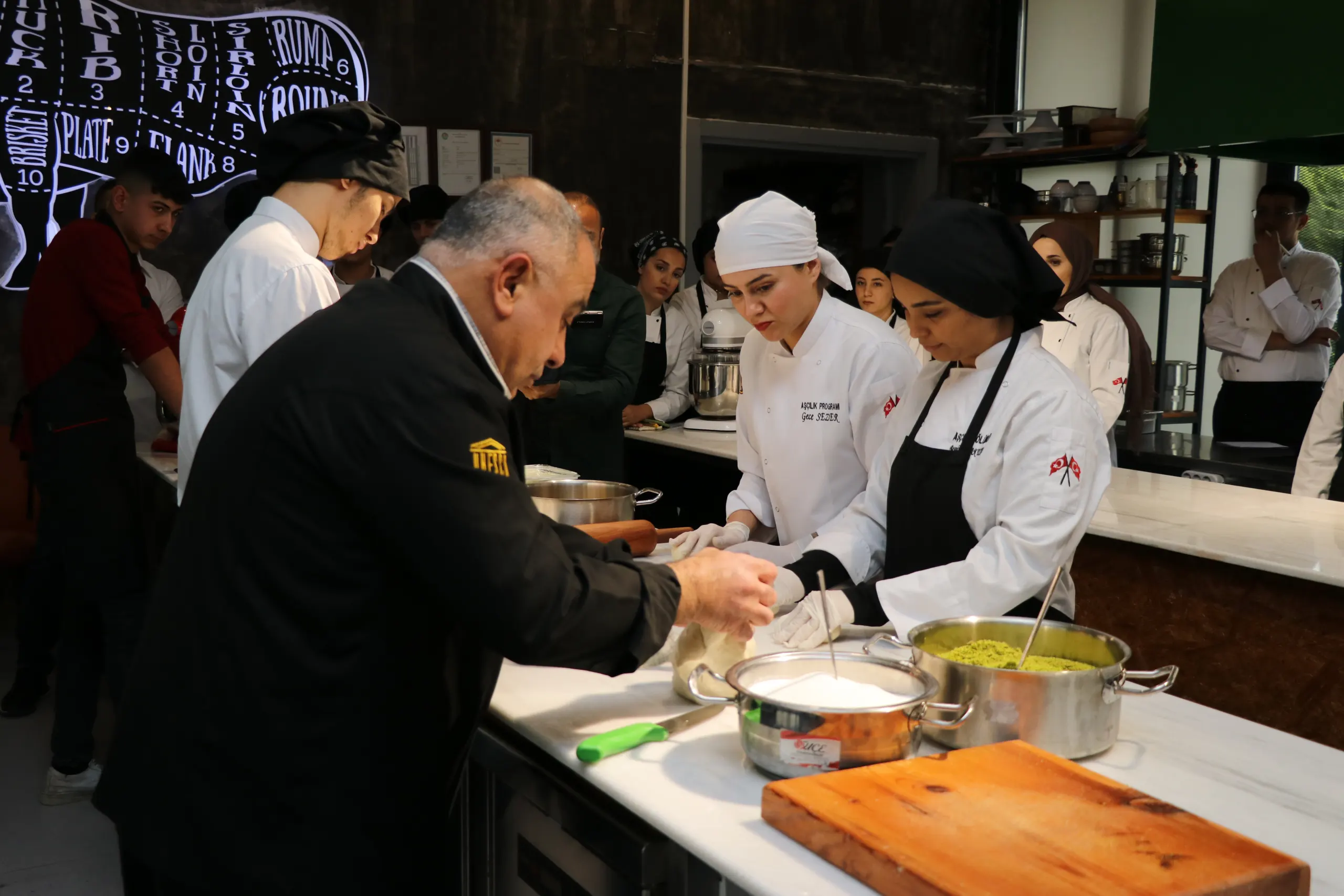 Aşçılık Programından Katmeri Dünyaya Tanıtan Usta ile Katmer Workshop