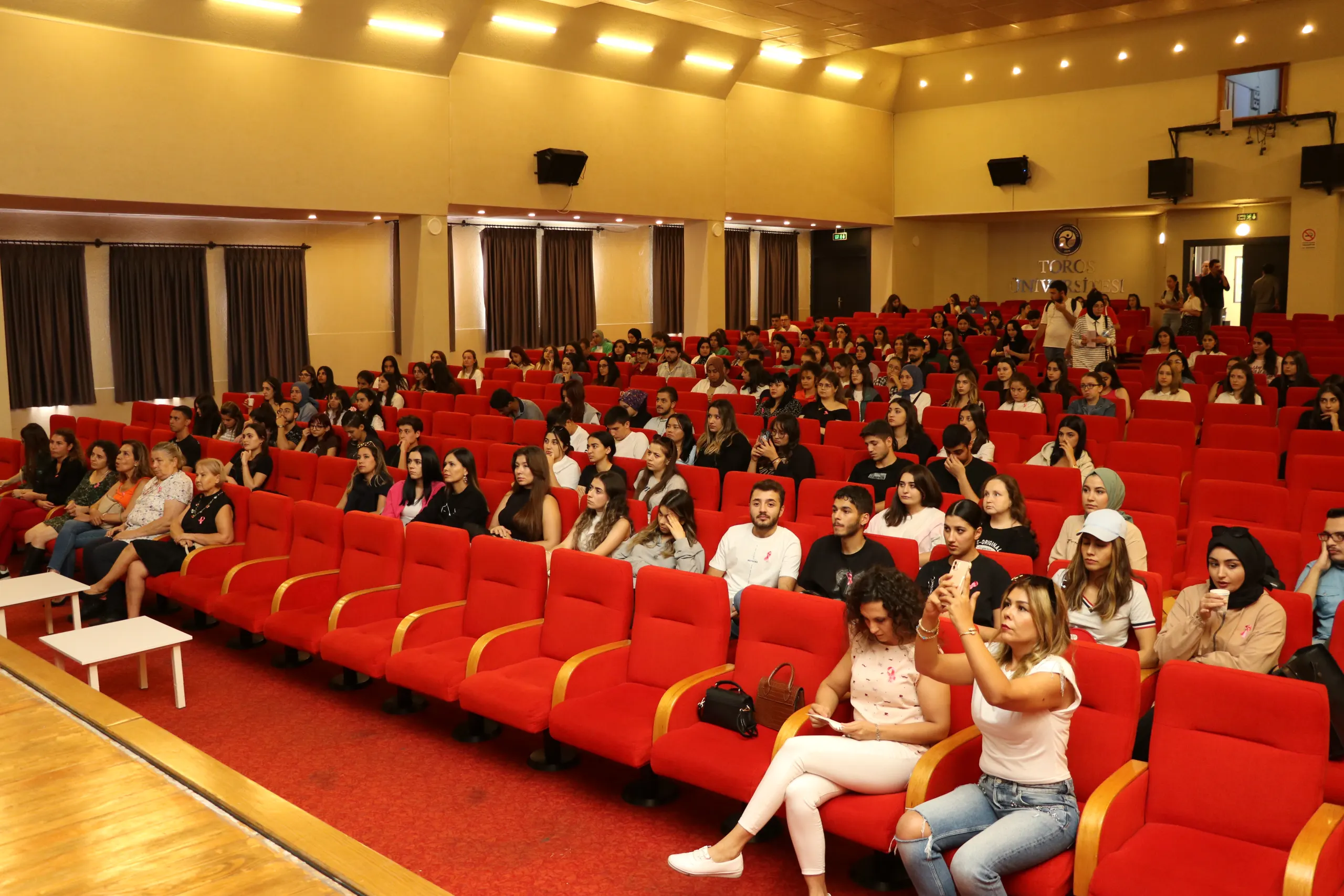 Toros Üniversitesi’nde Meme Kanseri Farkındalık Ayı Etkinliği