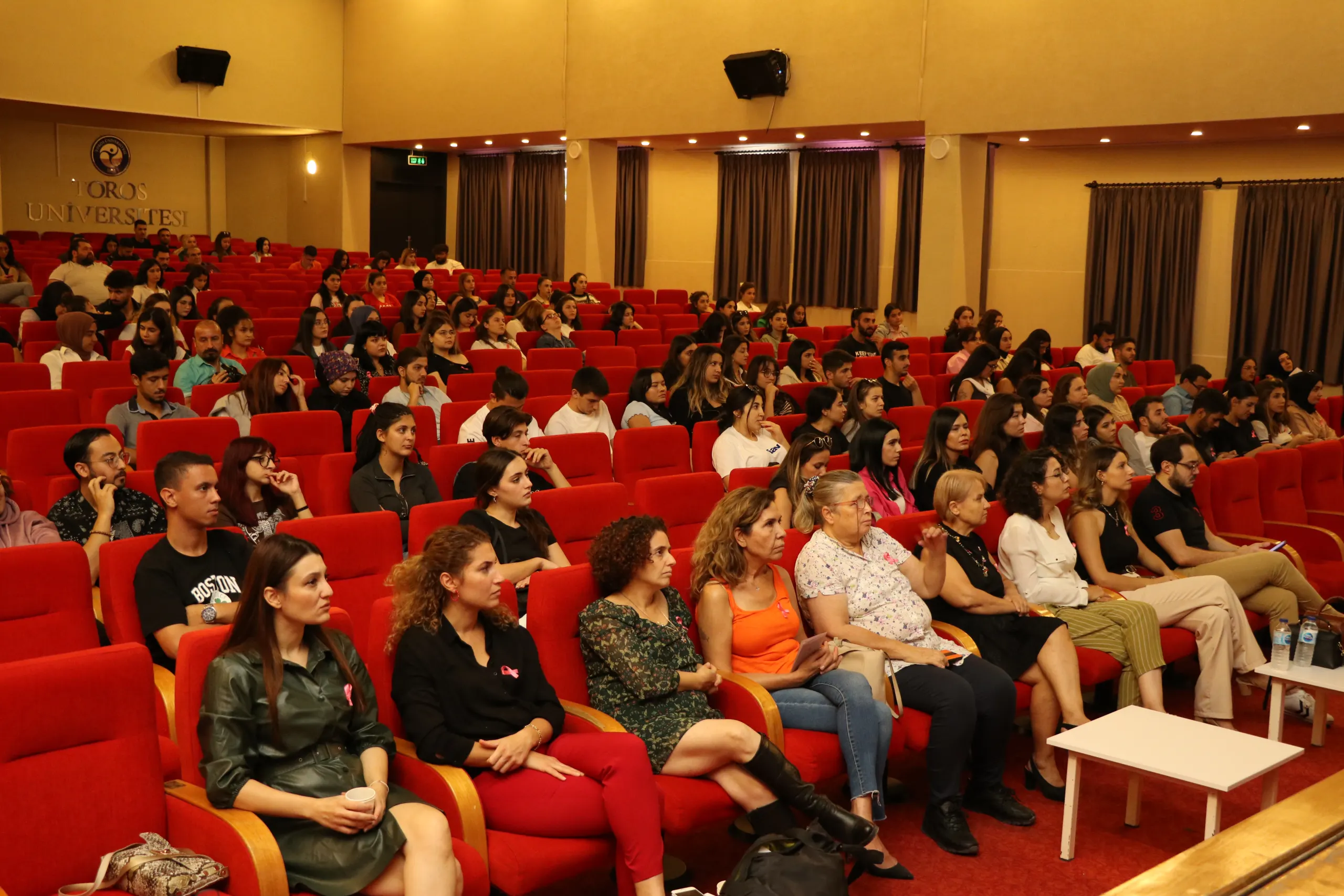 Toros Üniversitesi’nde Meme Kanseri Farkındalık Ayı Etkinliği