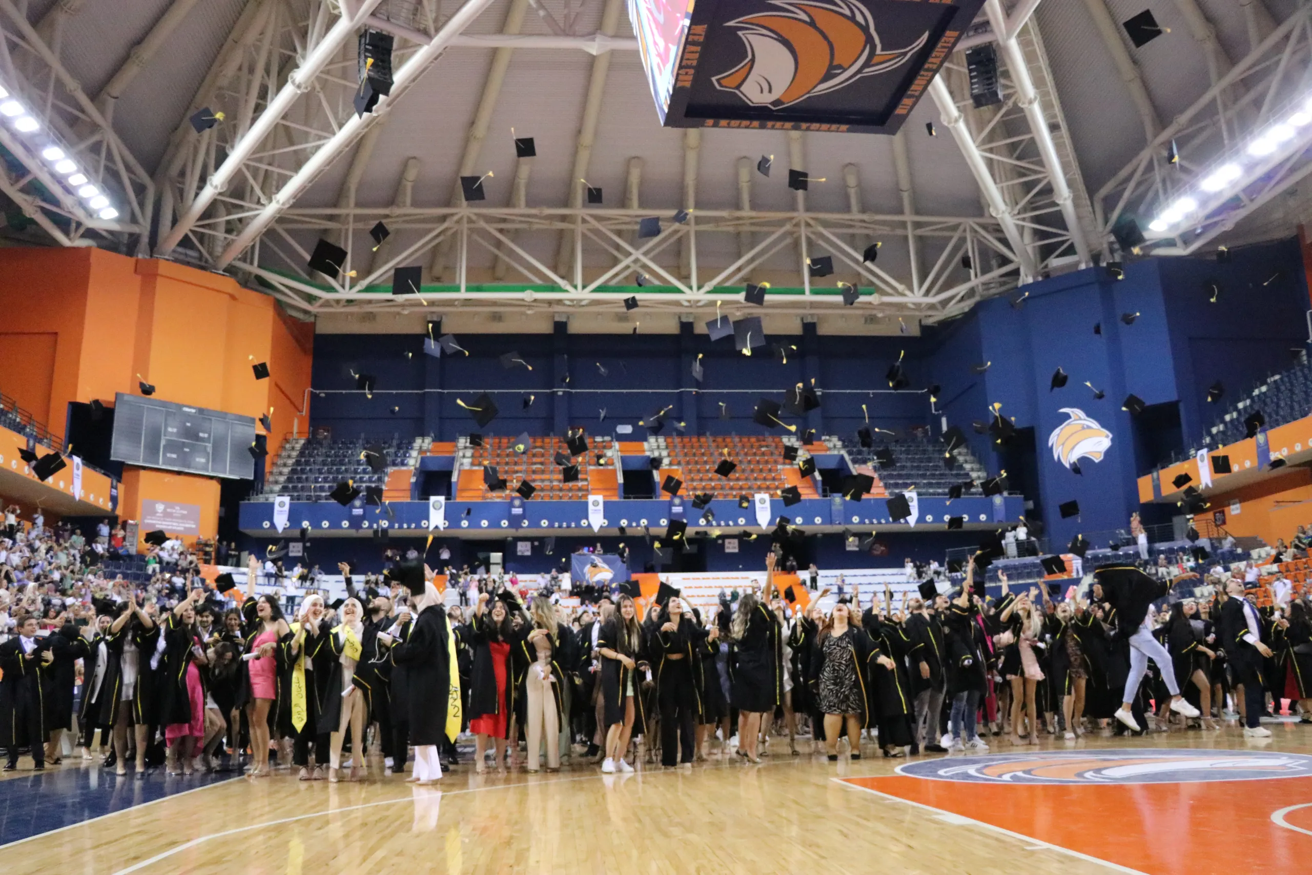 Toros Üniversitesi’nde Mezuniyet Coşkusu