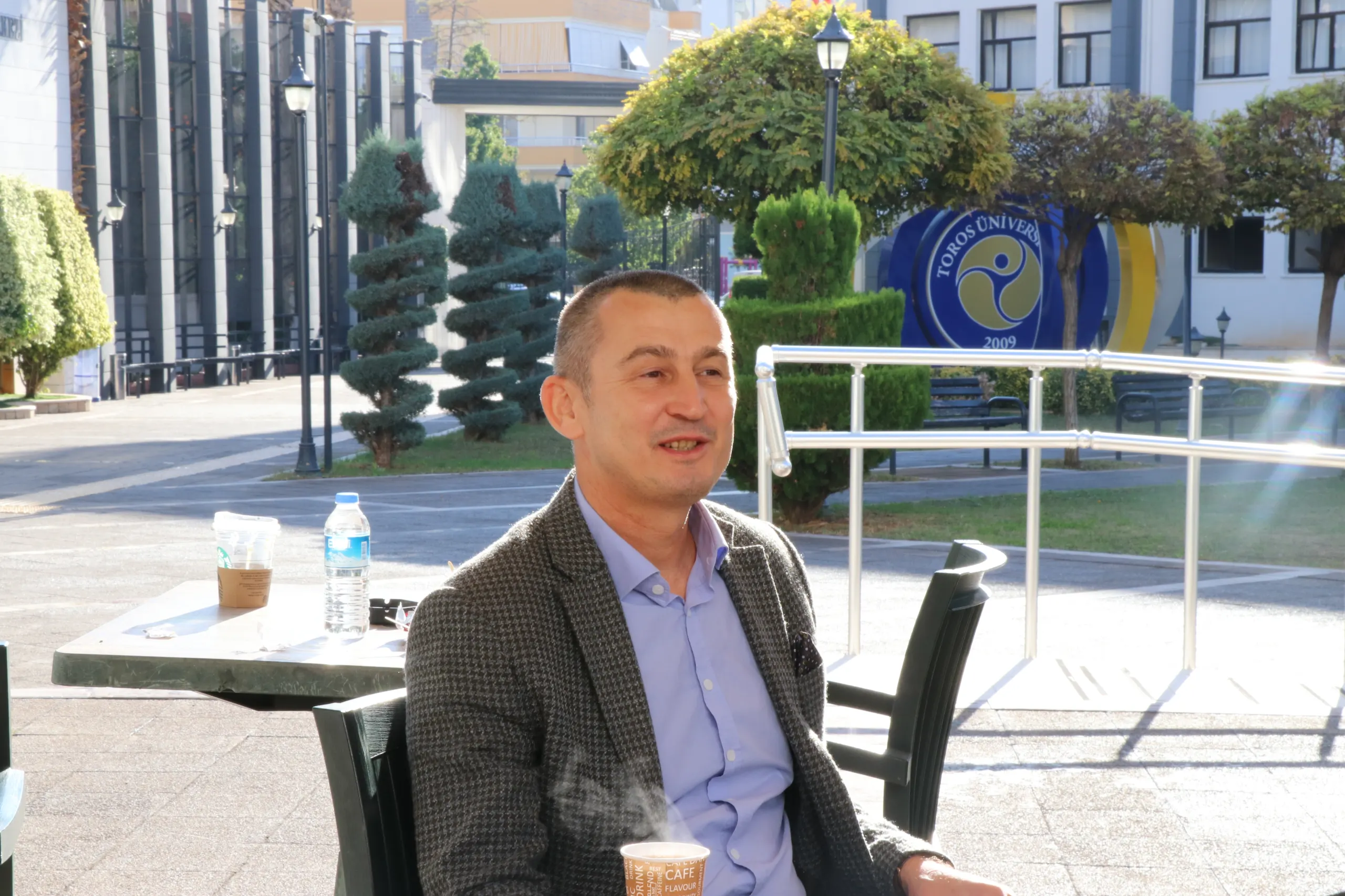 Smartlab Takım Üyelerinden Rektör Arıöz’e Ziyaret Smartlab Takım Üyelerinden Rektör Arıöz’e Ziyaret