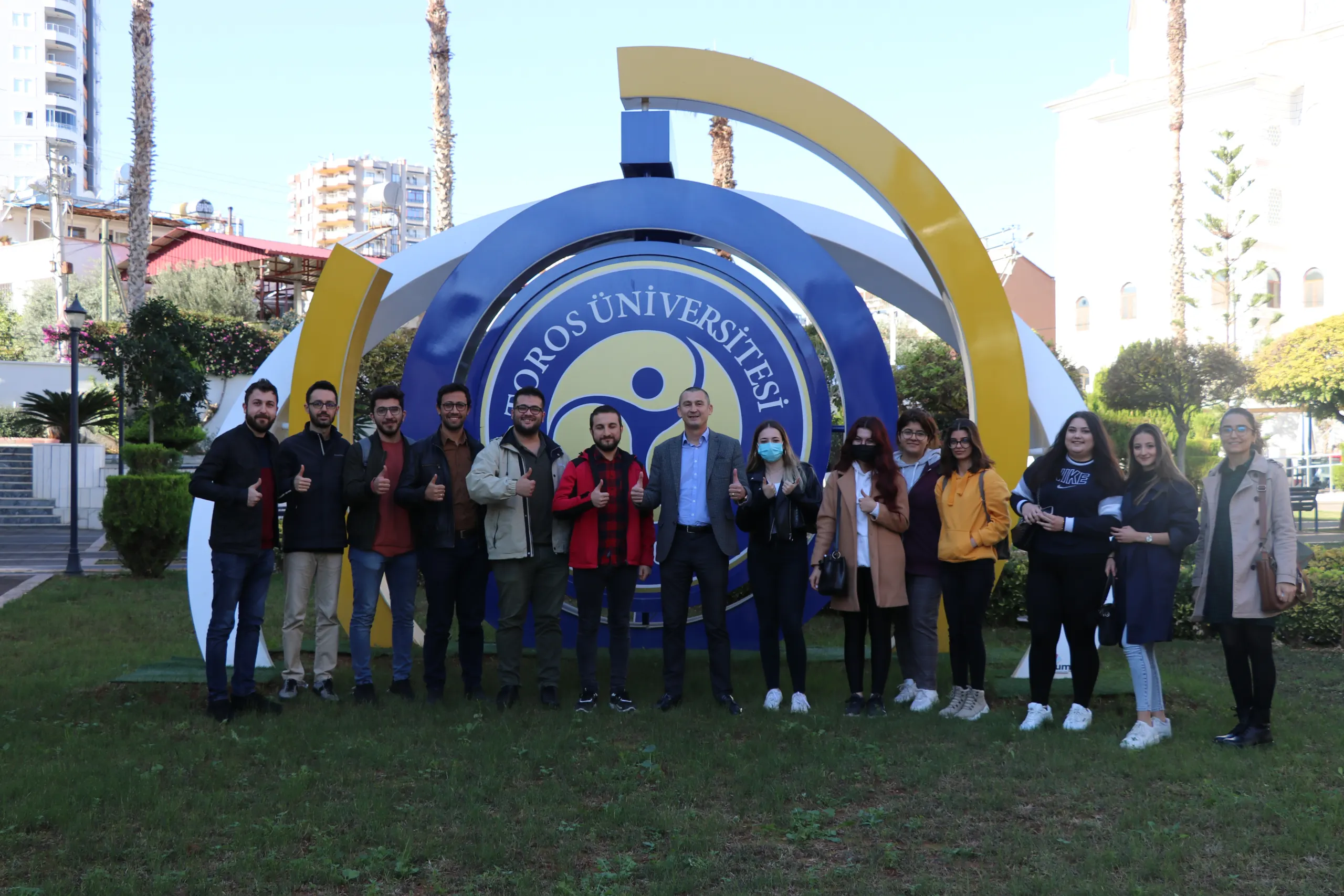 Smartlab Takım Üyelerinden Rektör Arıöz’e Ziyaret Smartlab Takım Üyelerinden Rektör Arıöz’e Ziyaret