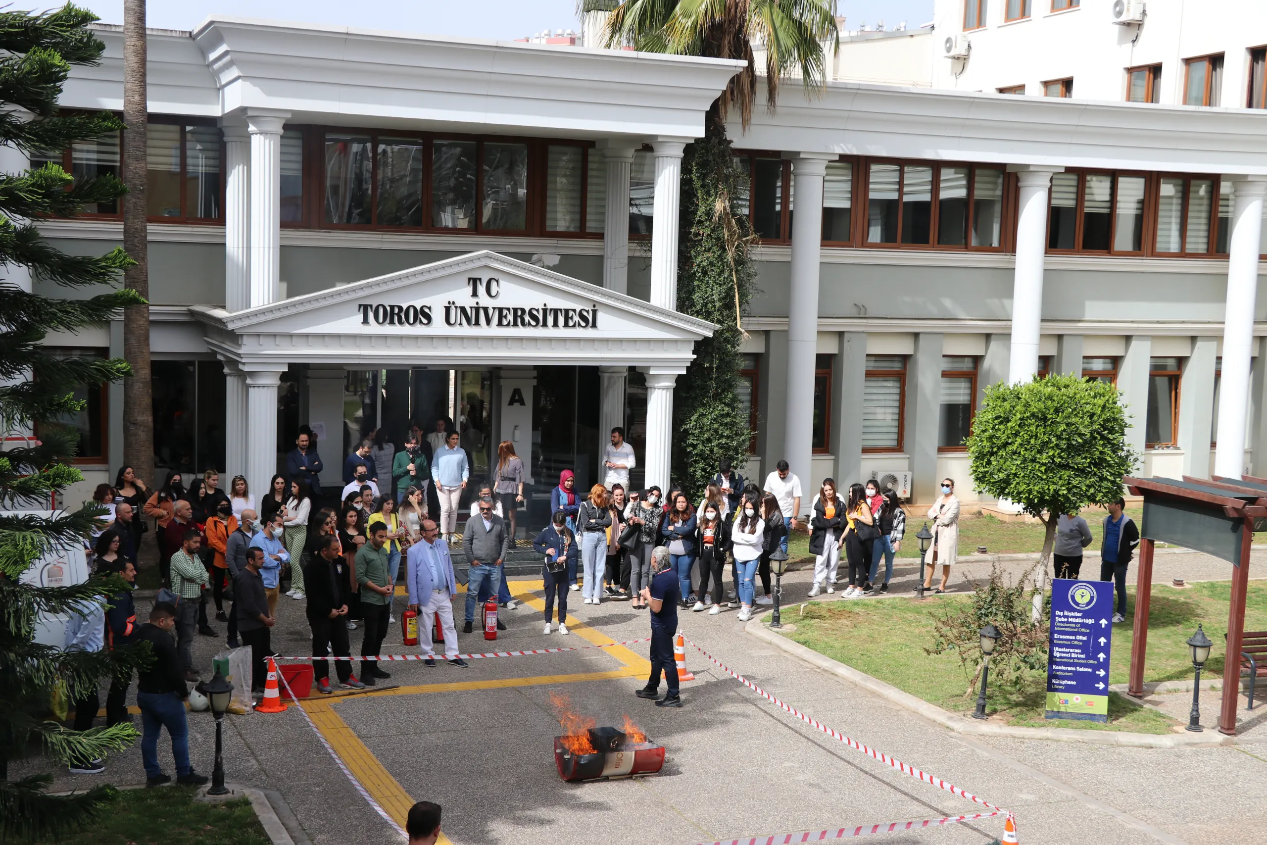 Toros Üniversitesi’nde Yangın Tatbikatı