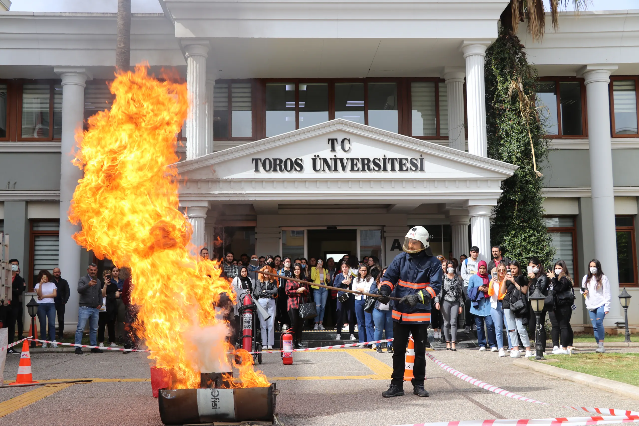 Toros Üniversitesi’nde Yangın Tatbikatı
