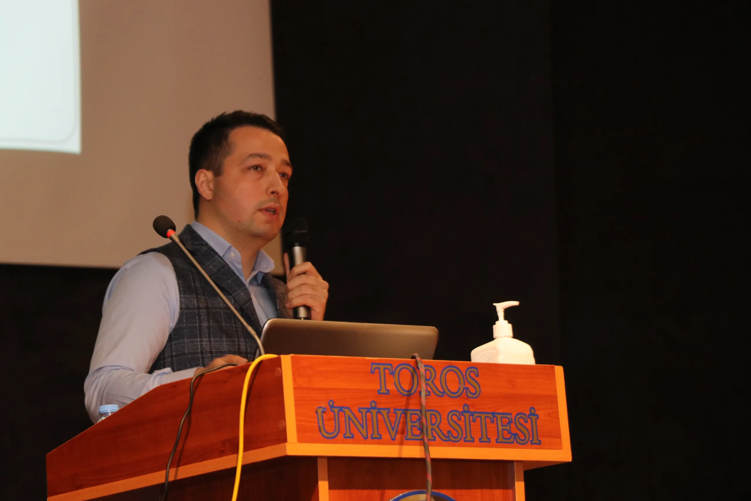 Toros Üniversitesi’nde “3. Kariyer ve Network Zirvesi” Yapıldı