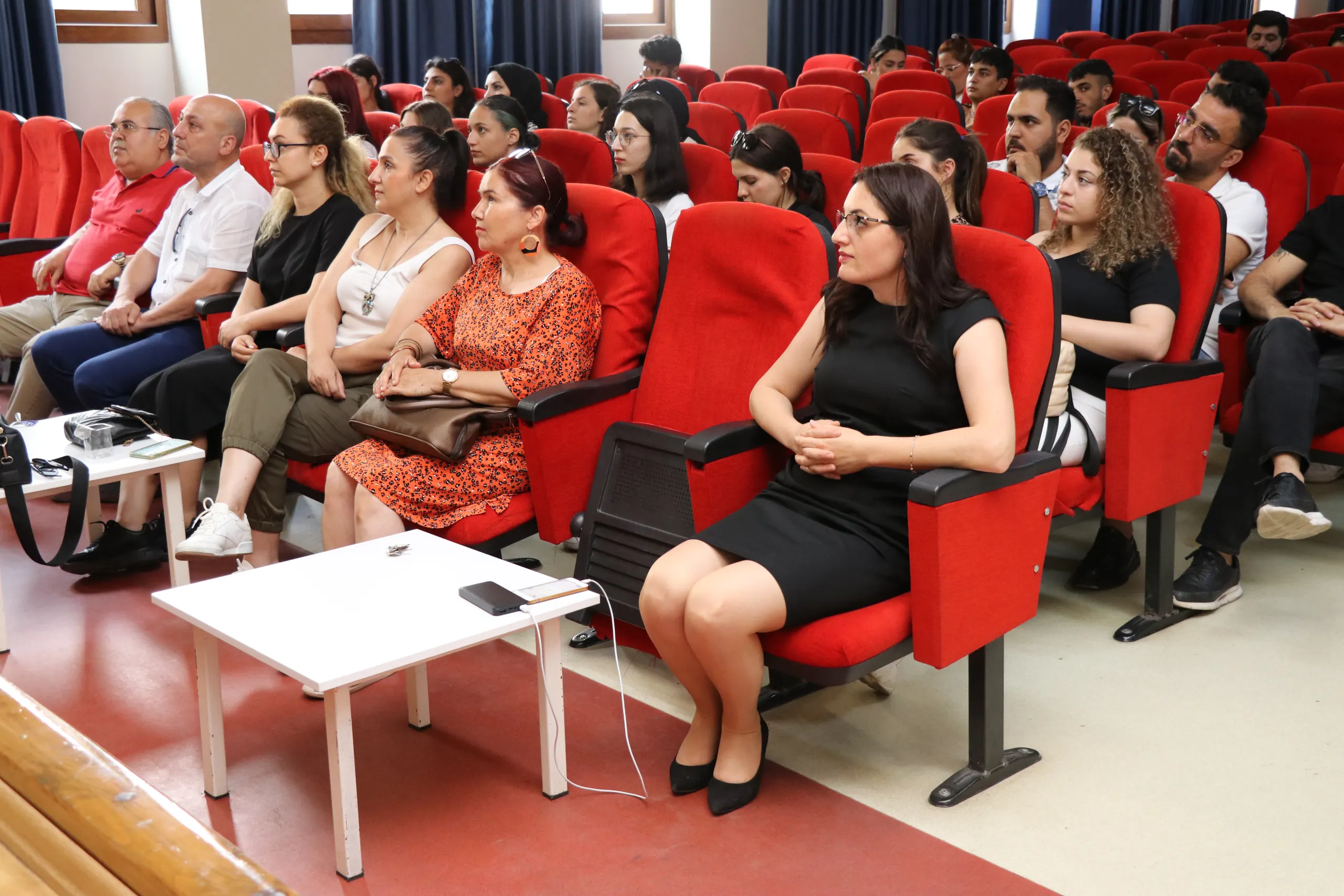 Optisyenlik Programı’dan Kontak Lensler Semineri