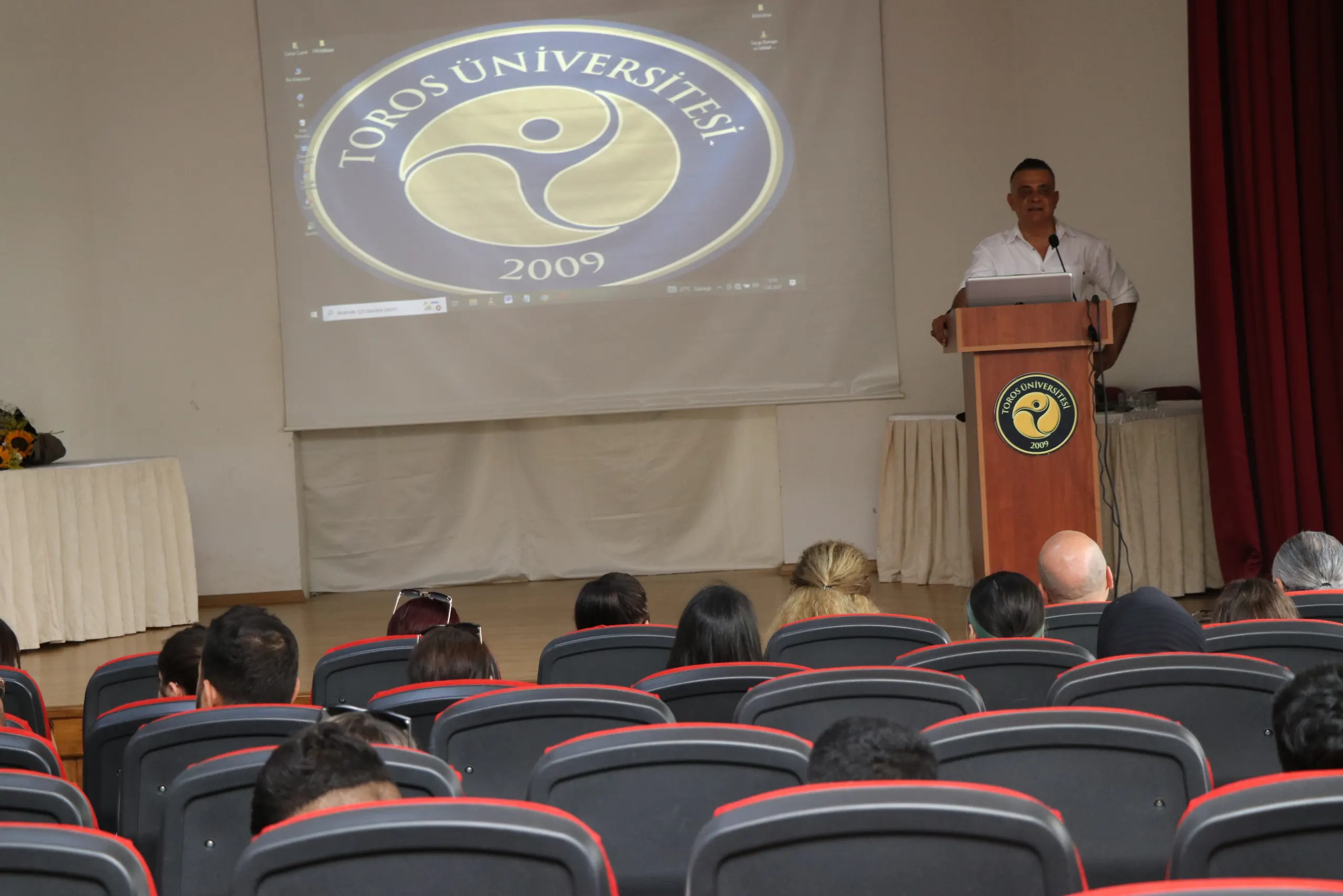 Optisyenlik Programı’dan Kontak Lensler Semineri