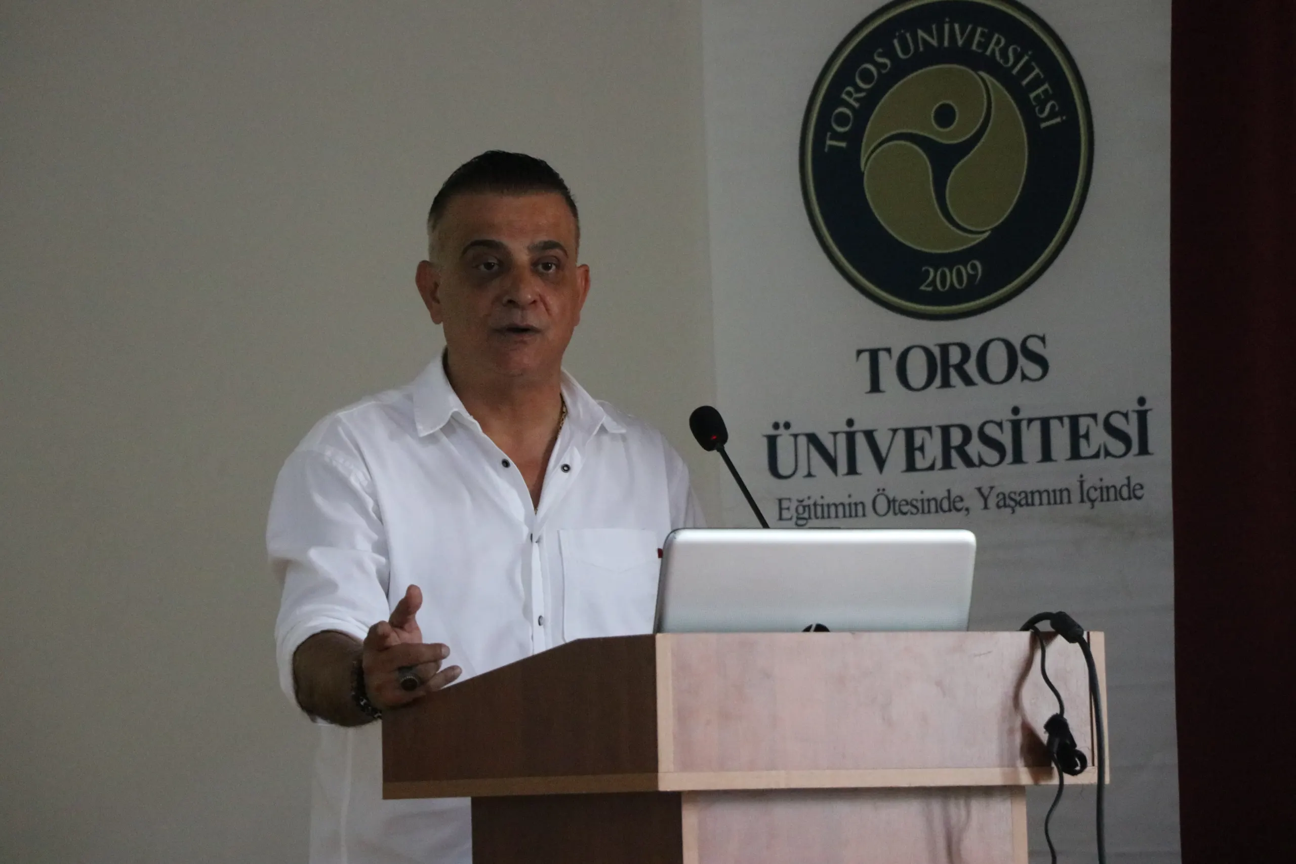 Optisyenlik Programı’dan Kontak Lensler Semineri