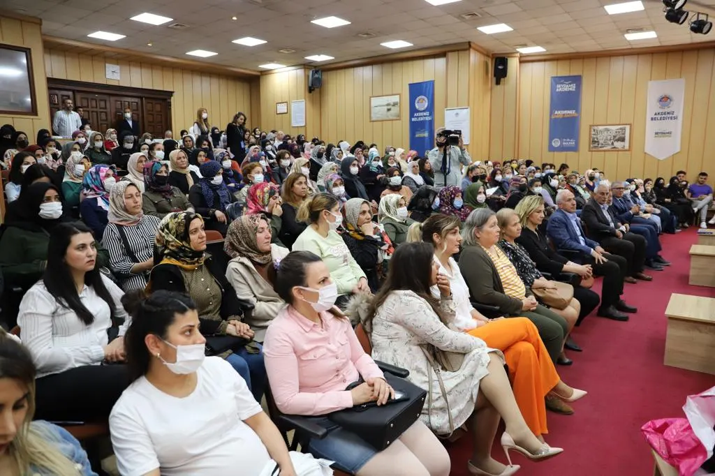 Toros Üniversitesi ve Akdeniz Belediyesi’nden ‘’sağlıklı Gebelik, Mutlu Annelik’’ Eğitimi
