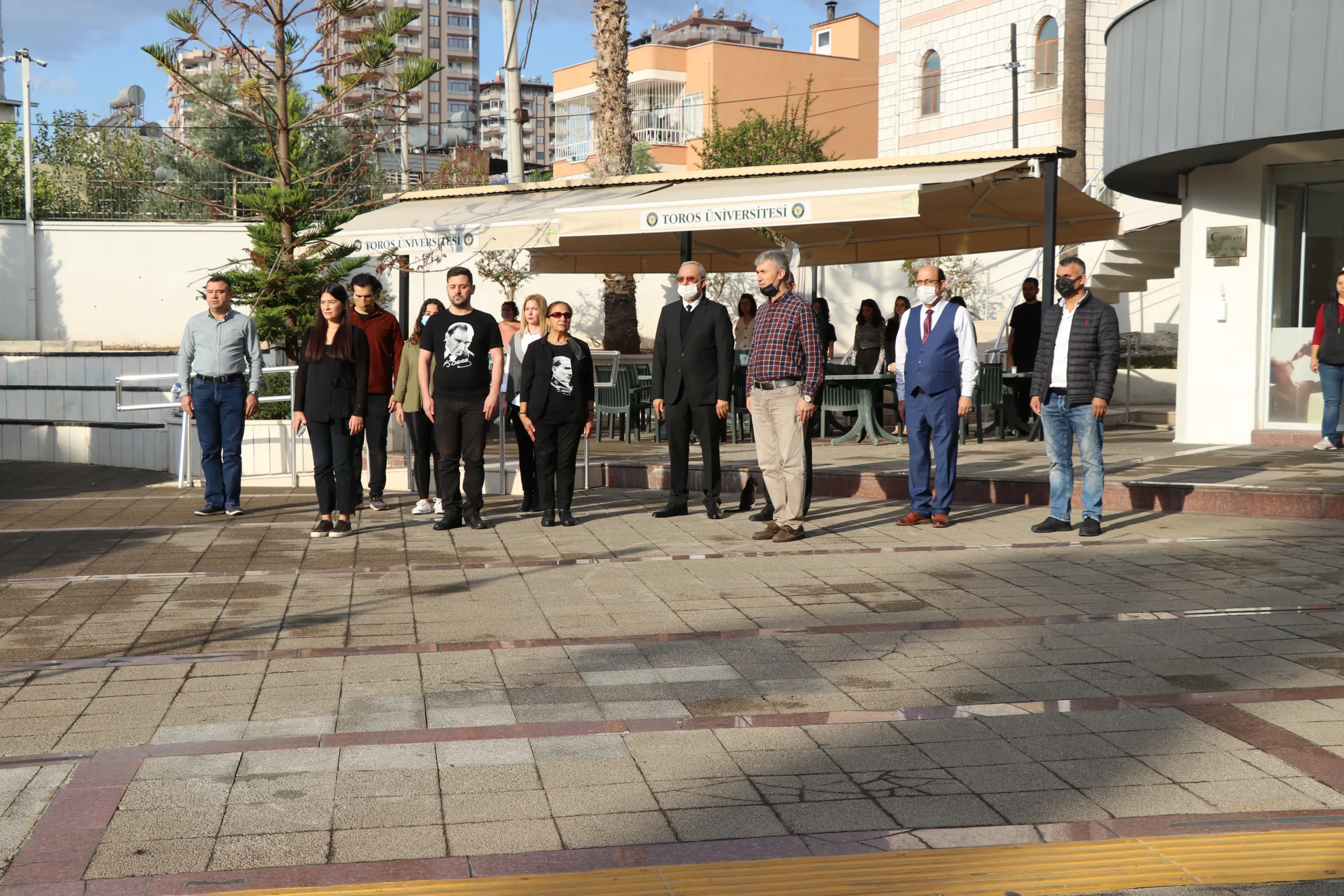 Toros Üniversitesi’nde Saat 9’u 5 Geçe Hayat Durdu
