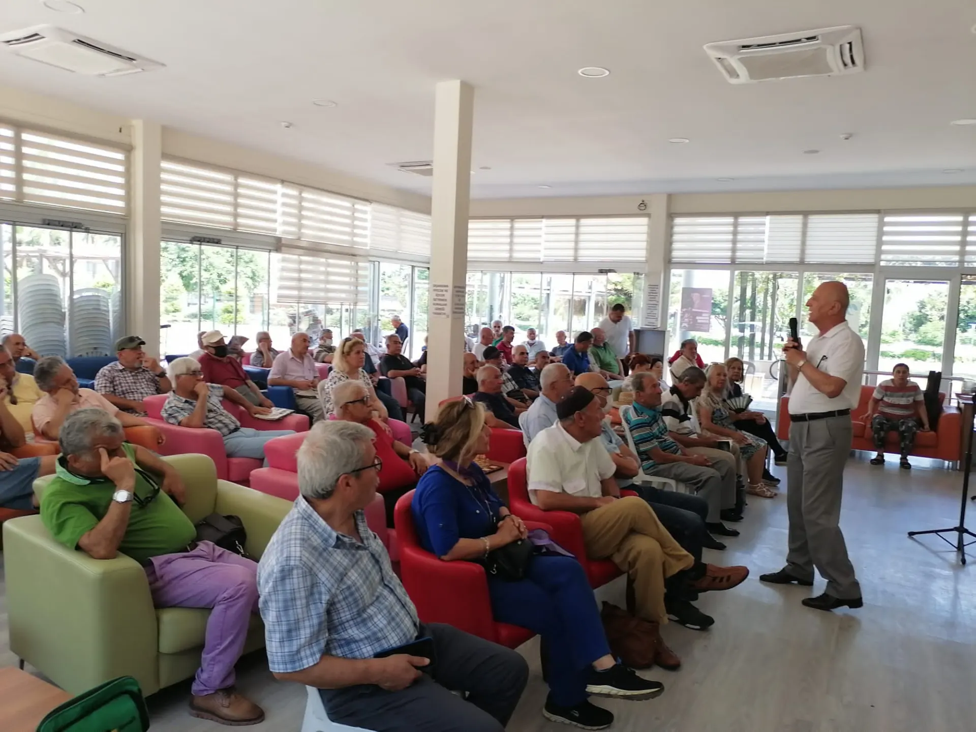Öğr. Gör. Nevzat Erol Nazım Hikmet ve Aşık Mahsuni Şerif’i Anlattı