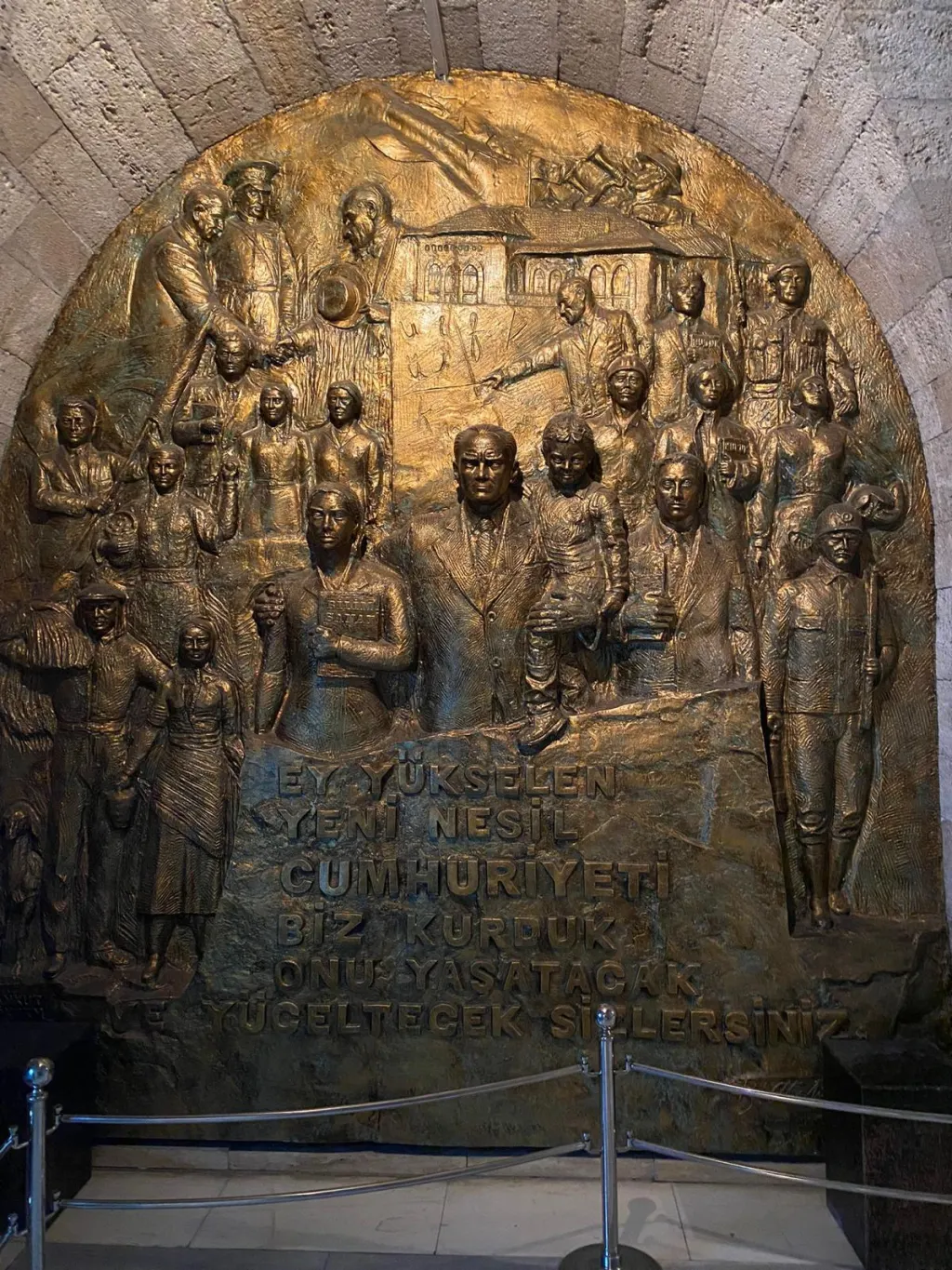 Optisyenlik Programı Öğrencileri Anıtkabir’de Optisyenlik Programı Öğrencileri Anıtkabir’de