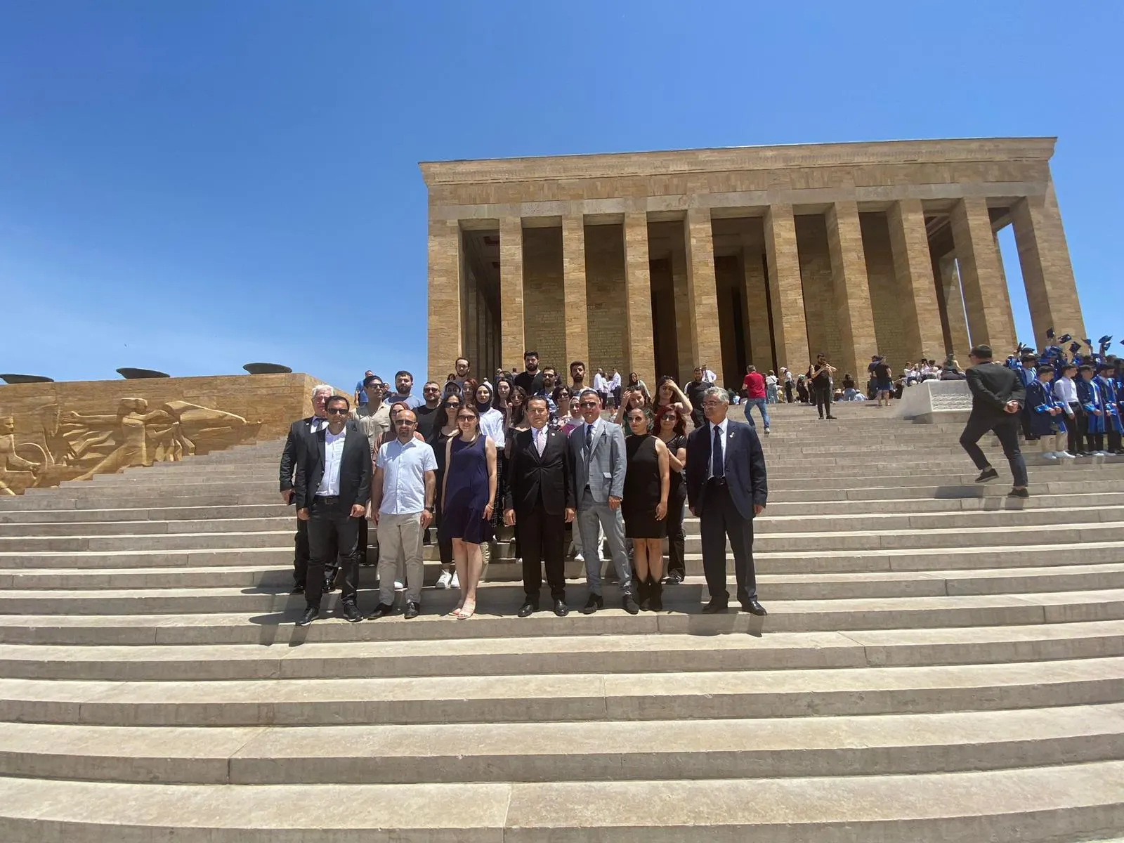 Optisyenlik Programı Öğrencileri Anıtkabir’de Optisyenlik Programı Öğrencileri Anıtkabir’de