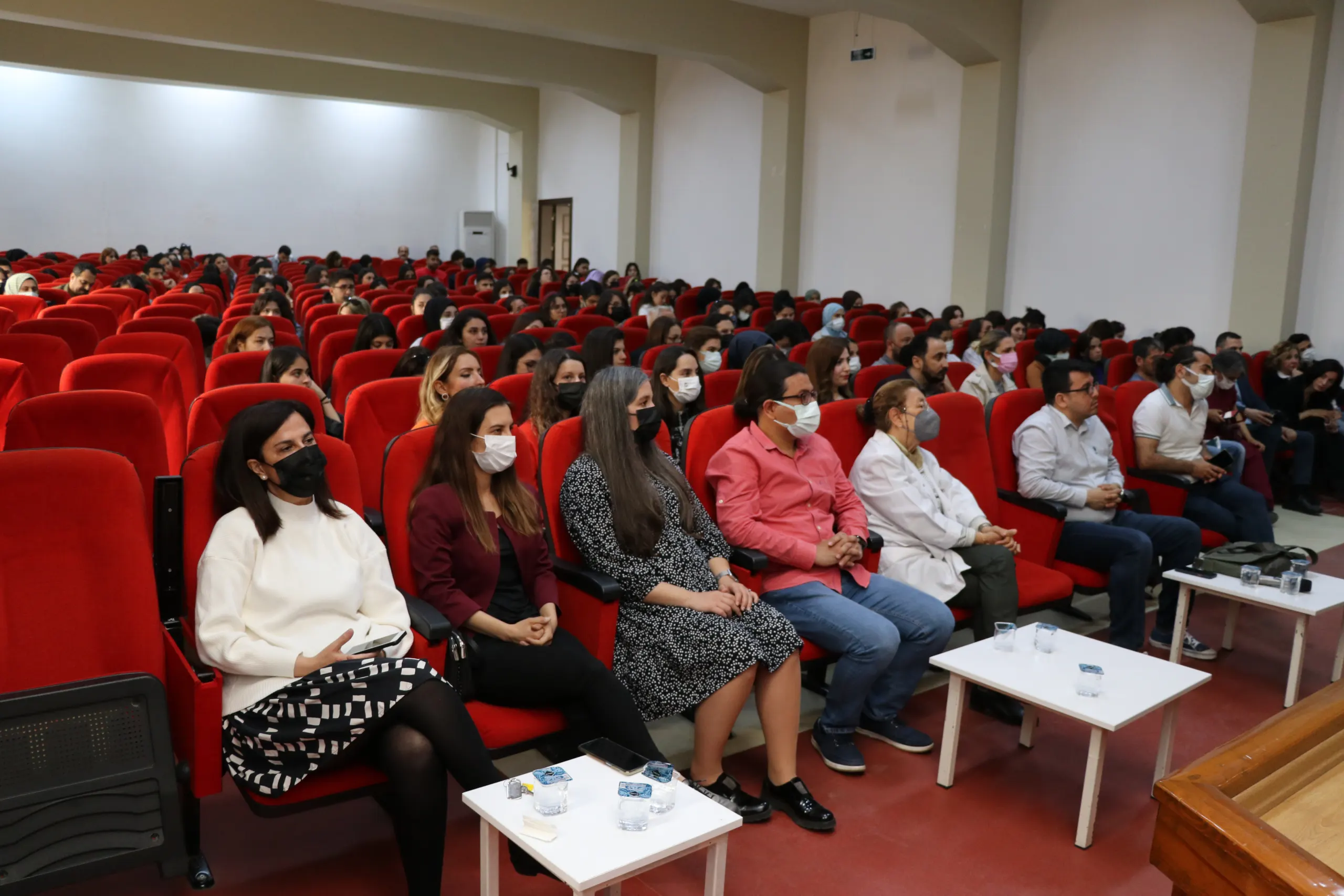 Toros Üniversitesi’nde Sağlıklı Yaşam ve Obezite Farkındalık Kongresi Gerçekleşti