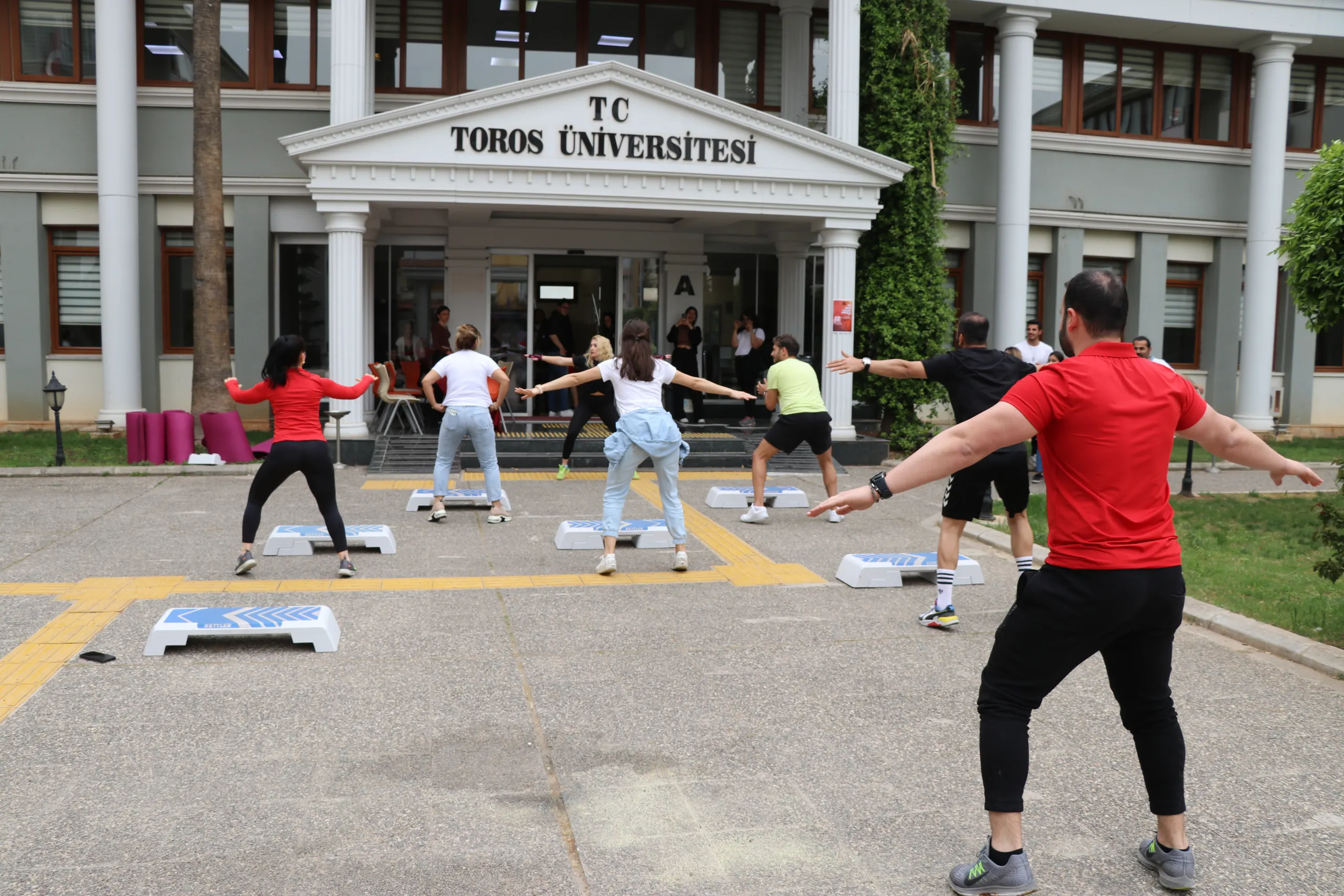 Toros Üniversitesi’nde Sağlıklı Yaşam ve Obezite Farkındalık Kongresi Gerçekleşti