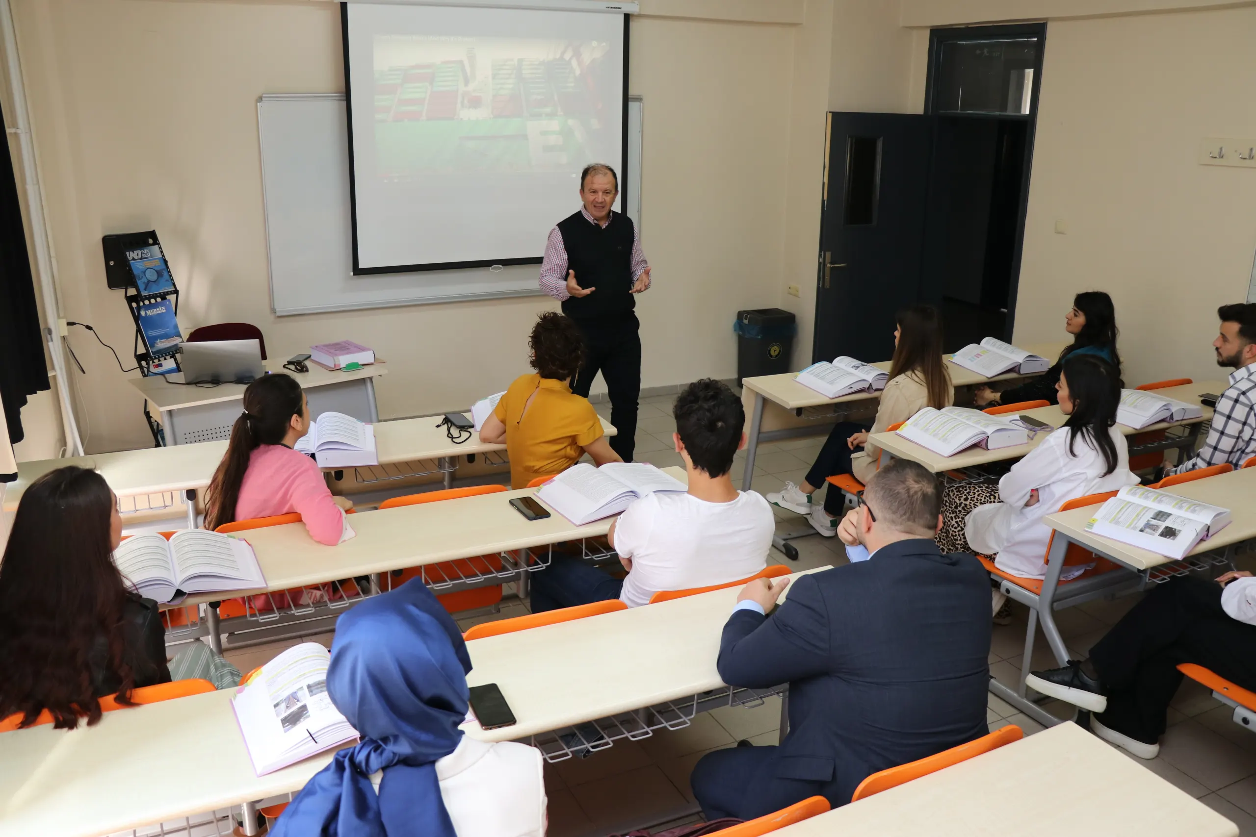 Toros Üniversitesi’nde Lojistik Elemanı Kursu